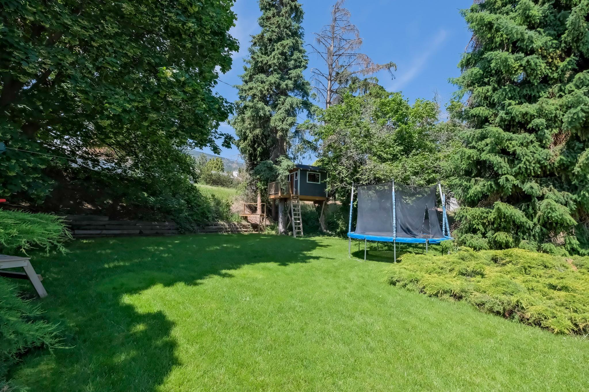 552 Pineview Drive Kaleden V0H 1K0