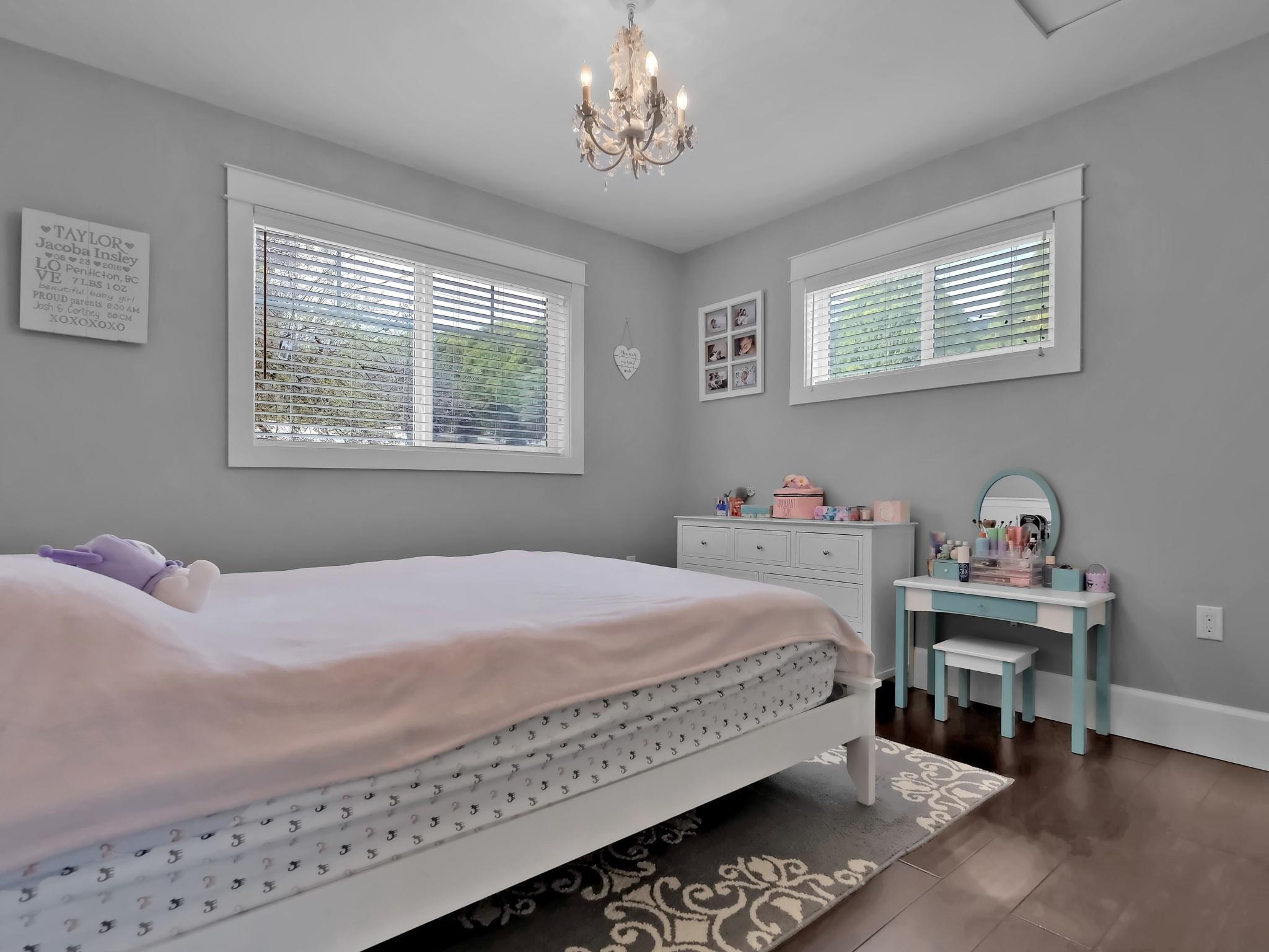 552 Pineview Drive Kaleden V0H 1K0