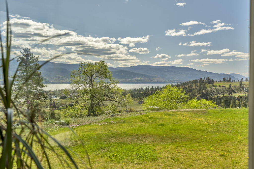 3909 Gartrell Road Summerland V0H 1Z4