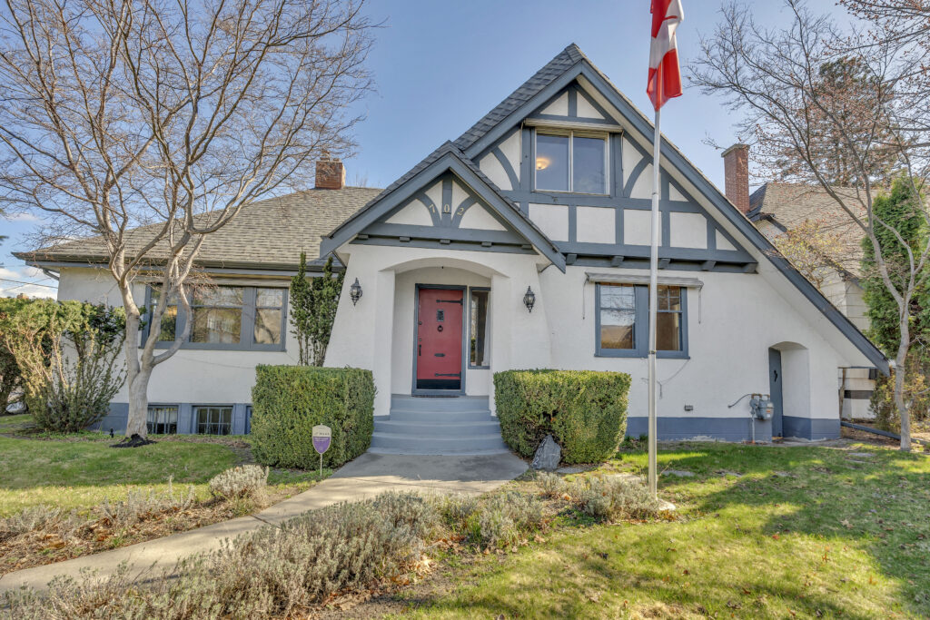 702 Winnipeg Street Penticton V2A 5N3