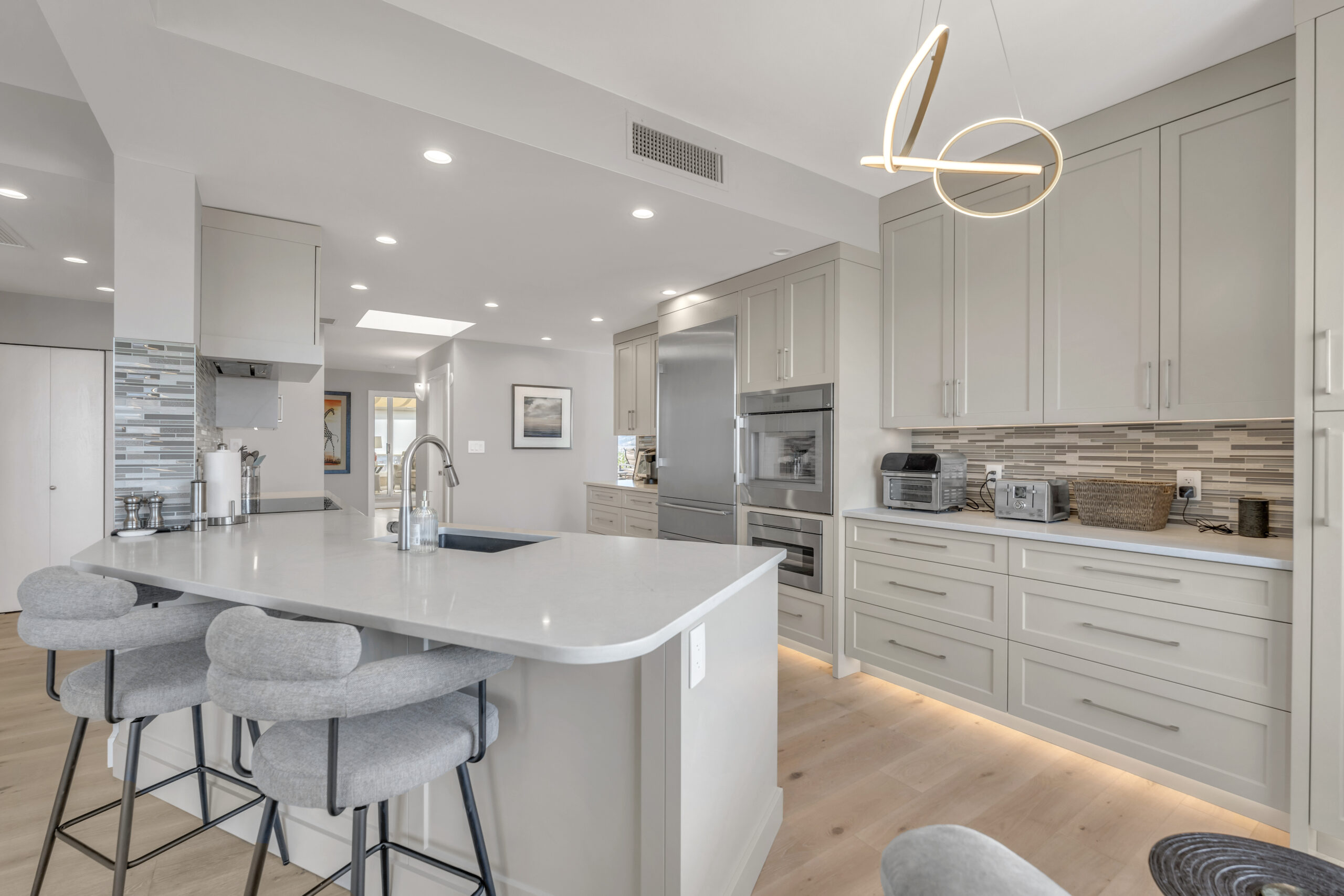 86 Lakeshore Drive 701 Penticton V2A 1B5