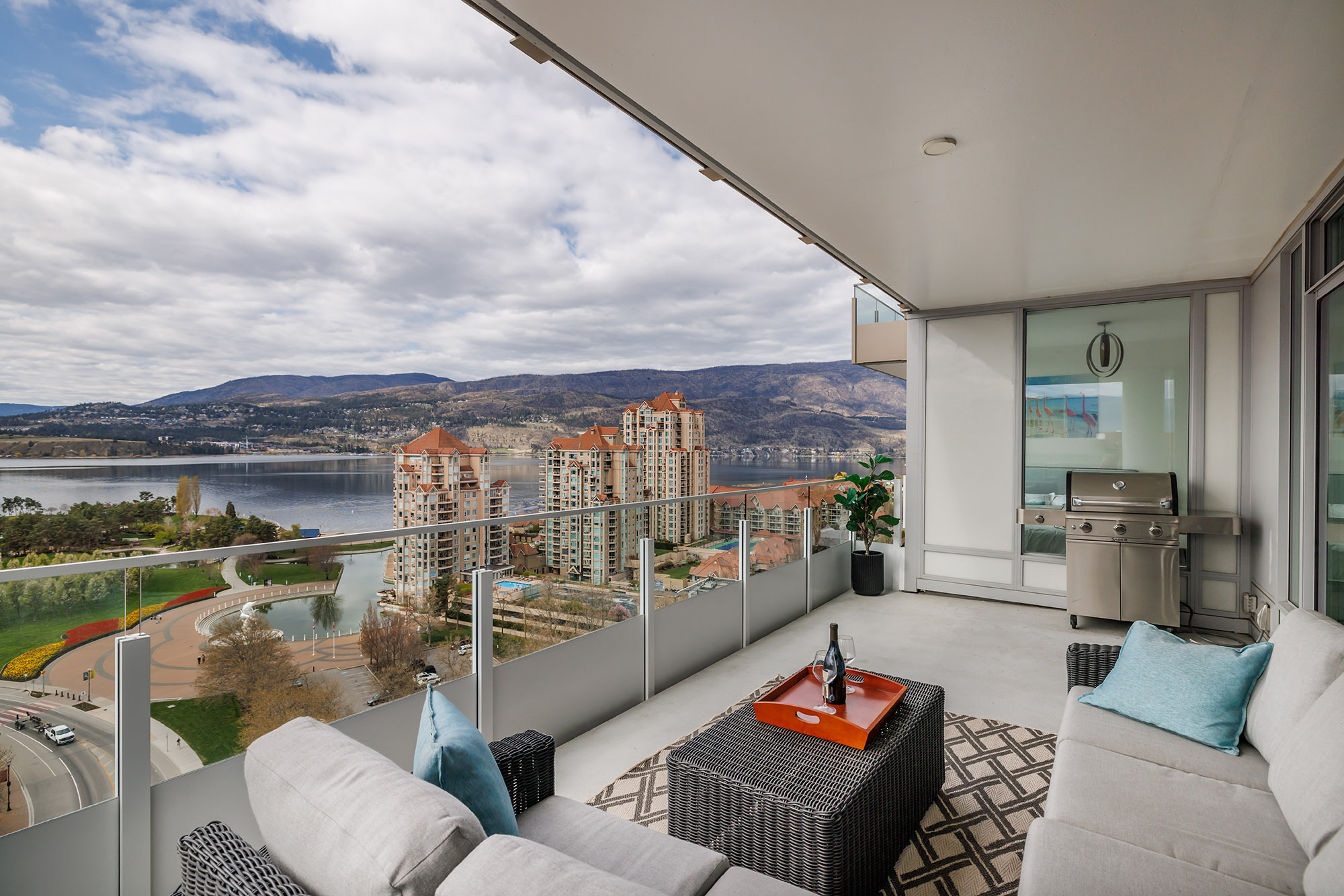 1191 Sunset Drive 1503 Kelowna V1Y 0J4