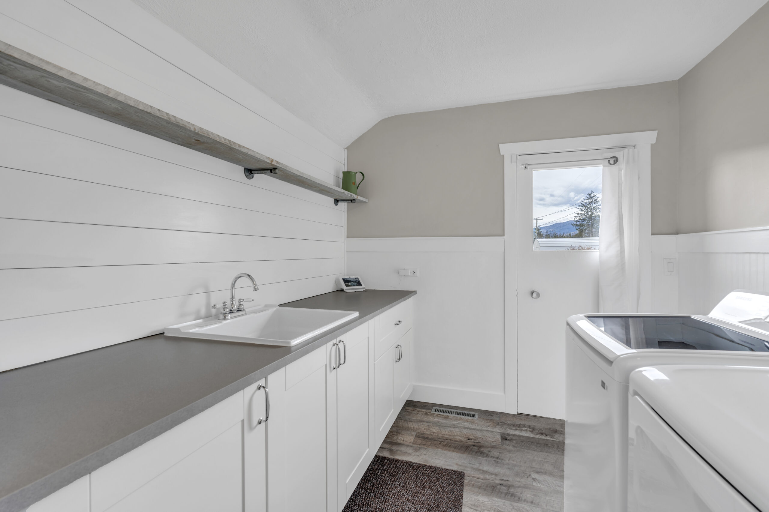 5899 Okanagan Street Oliver V0H 1T0