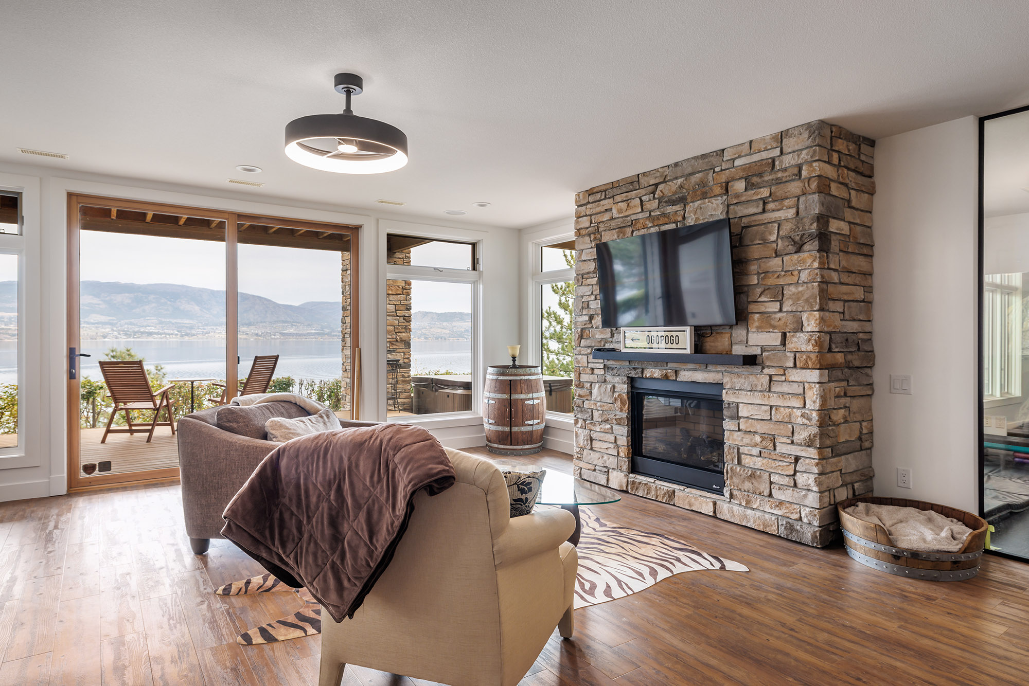 6850 Lakeshore Road Kelowna V1W 4J5