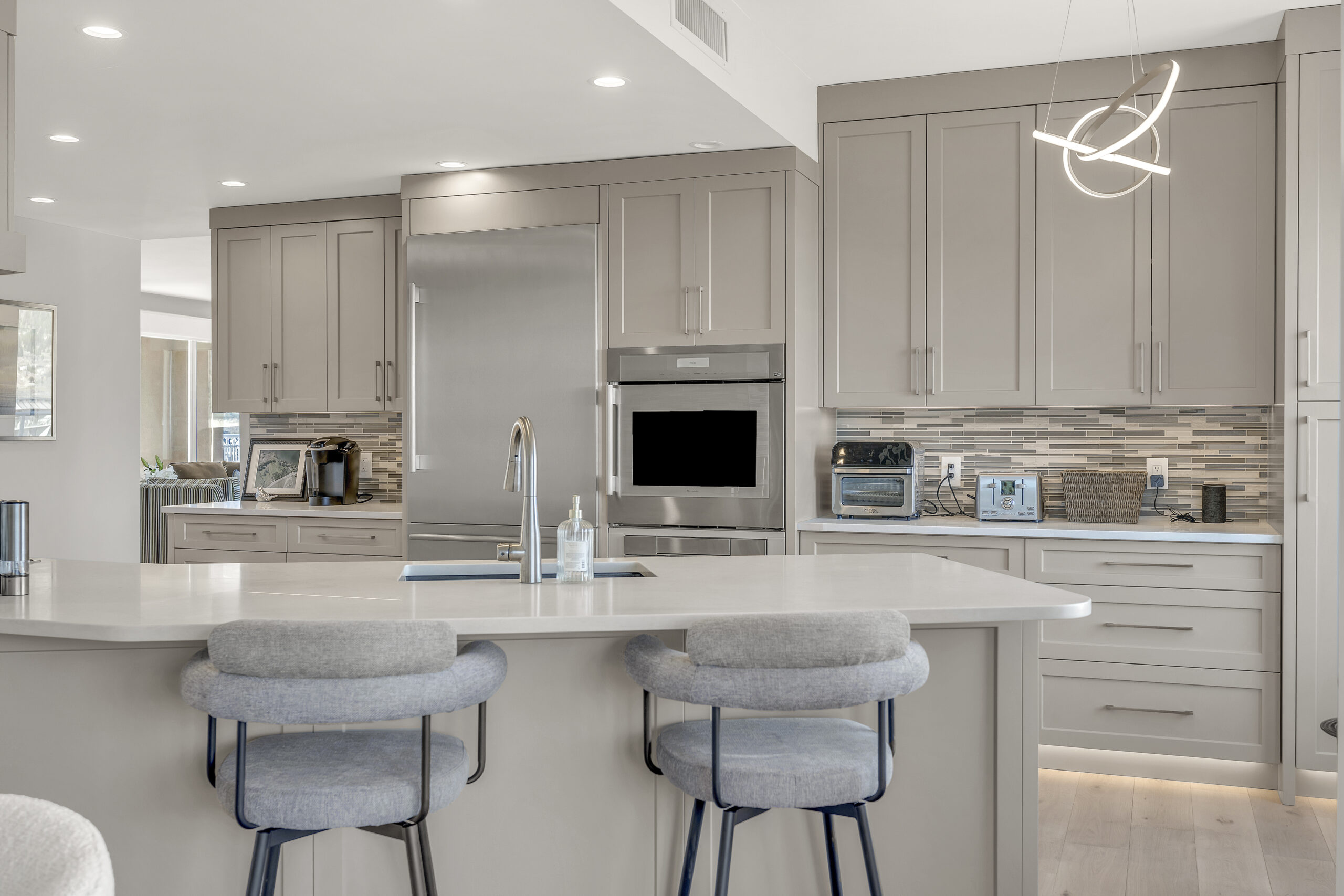 86 Lakeshore Drive 701 Penticton V2A 1B5