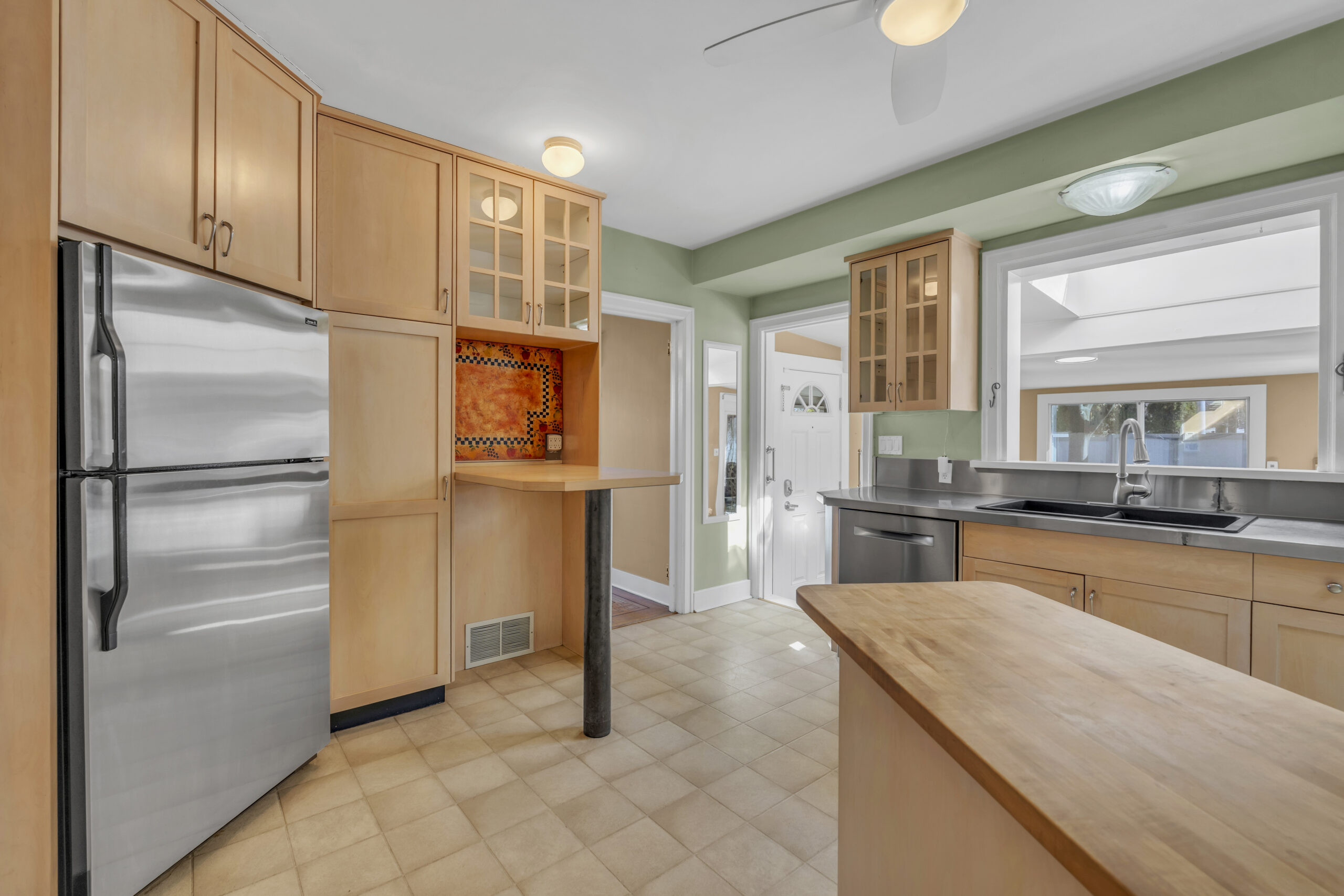 702 Winnipeg Street Penticton V2A 5N3