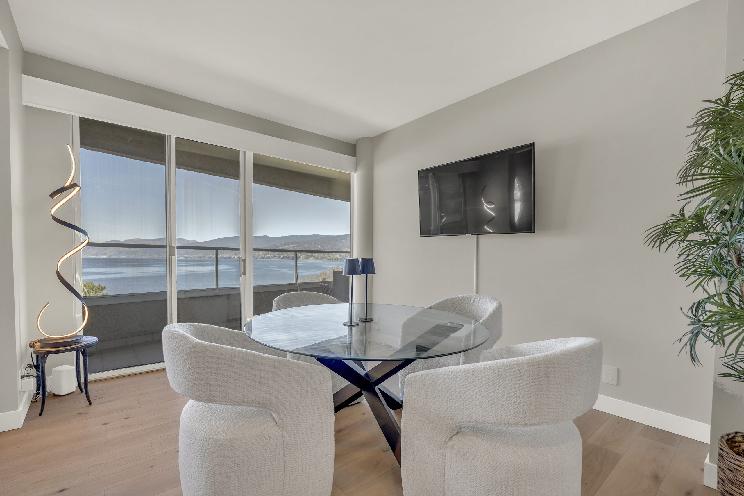 86 Lakeshore Drive 701 Penticton V2A 1B5