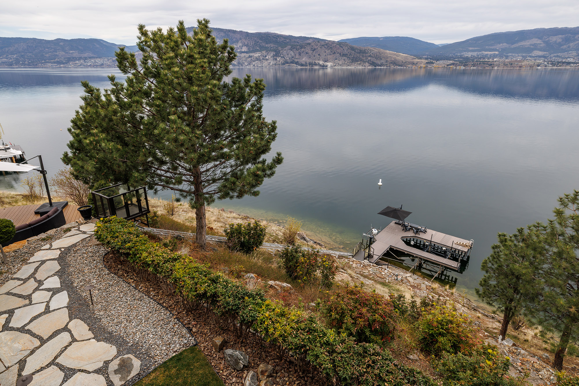6850 Lakeshore Road Kelowna V1W 4J5
