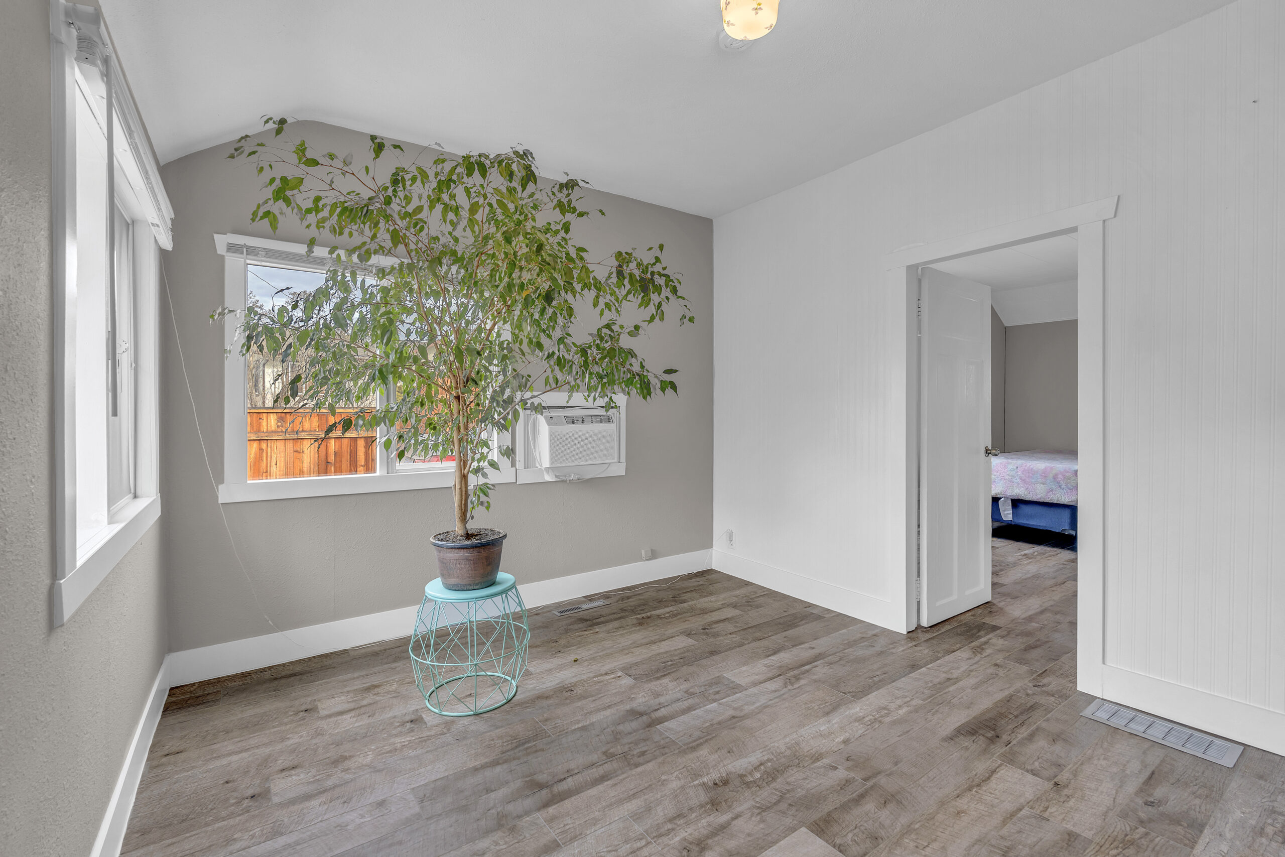 5899 Okanagan Street Oliver V0H 1T0