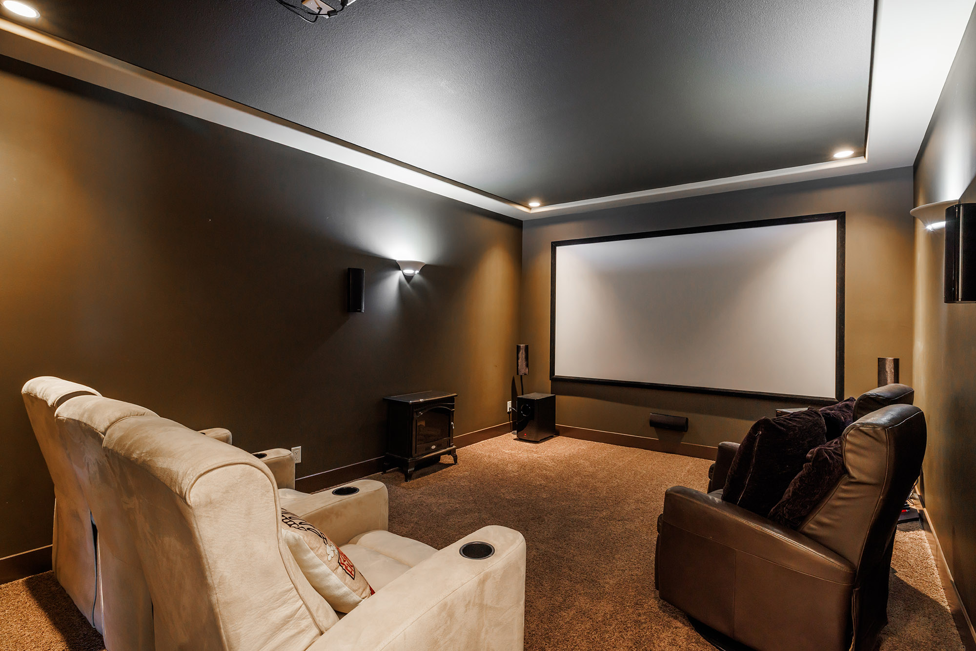 5987 Meldrum Place Peachland V0H 1X4