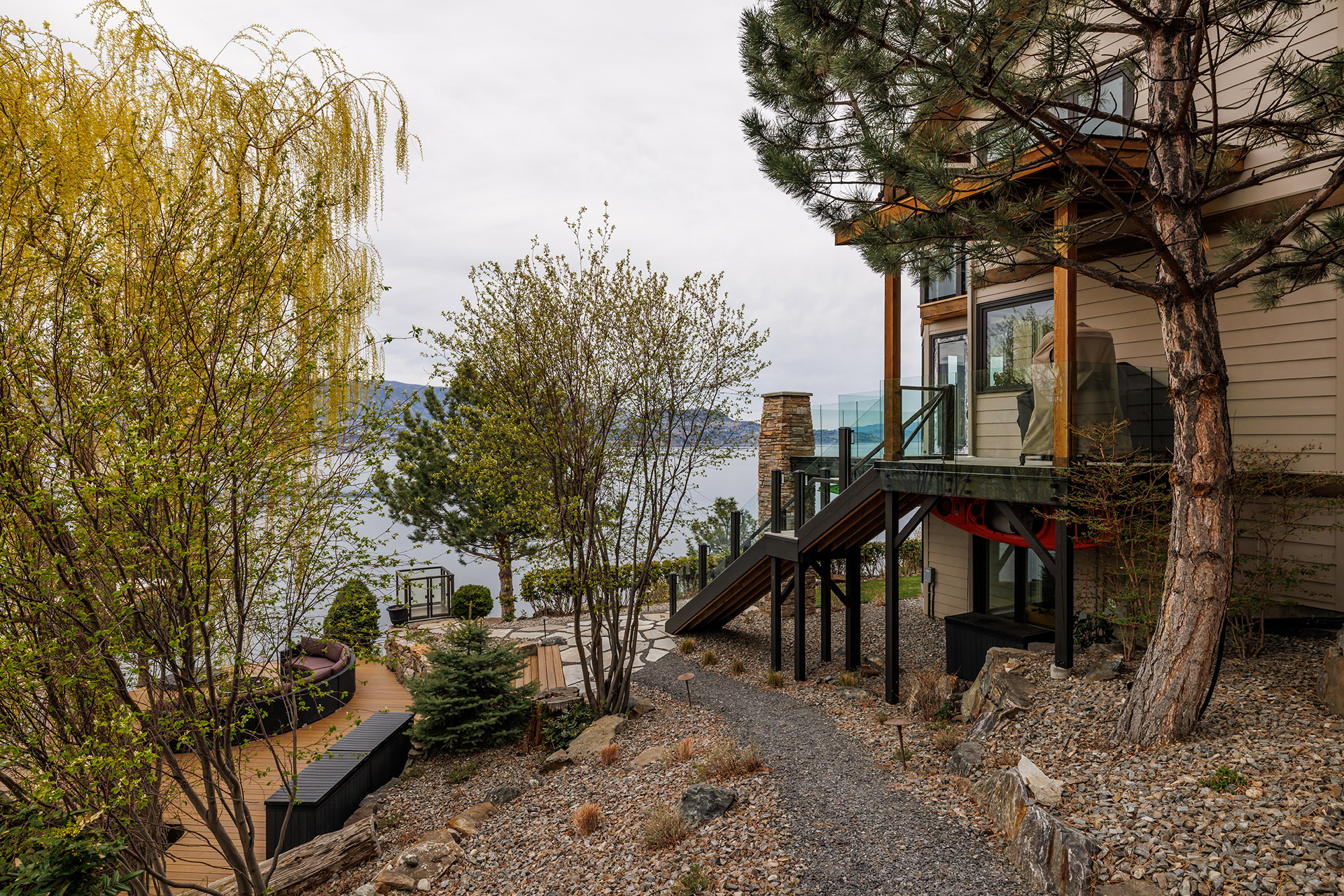 6850 Lakeshore Road Kelowna V1W 4J5