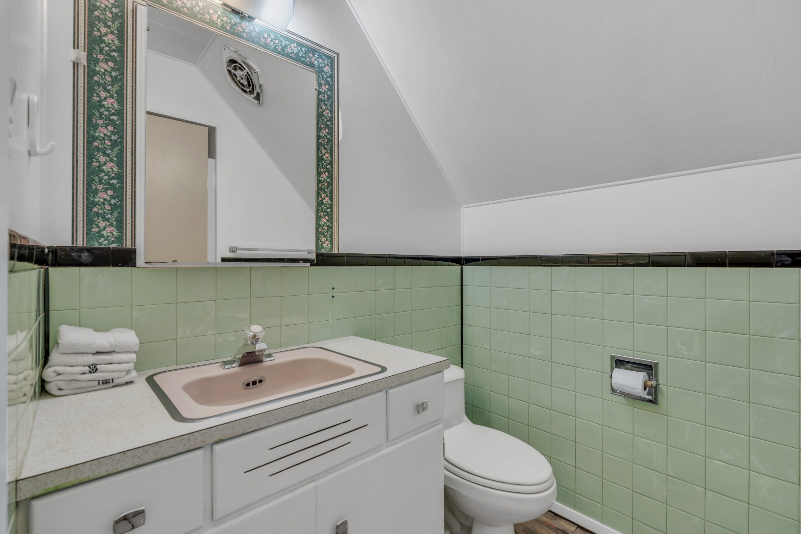 702 Winnipeg Street Penticton V2A 5N3