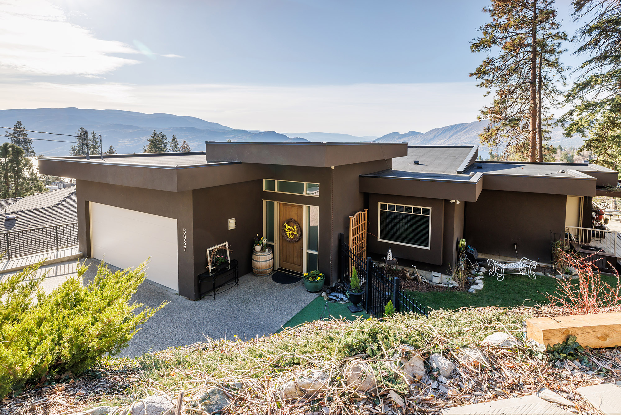 5987 Meldrum Place Peachland V0H 1X4
