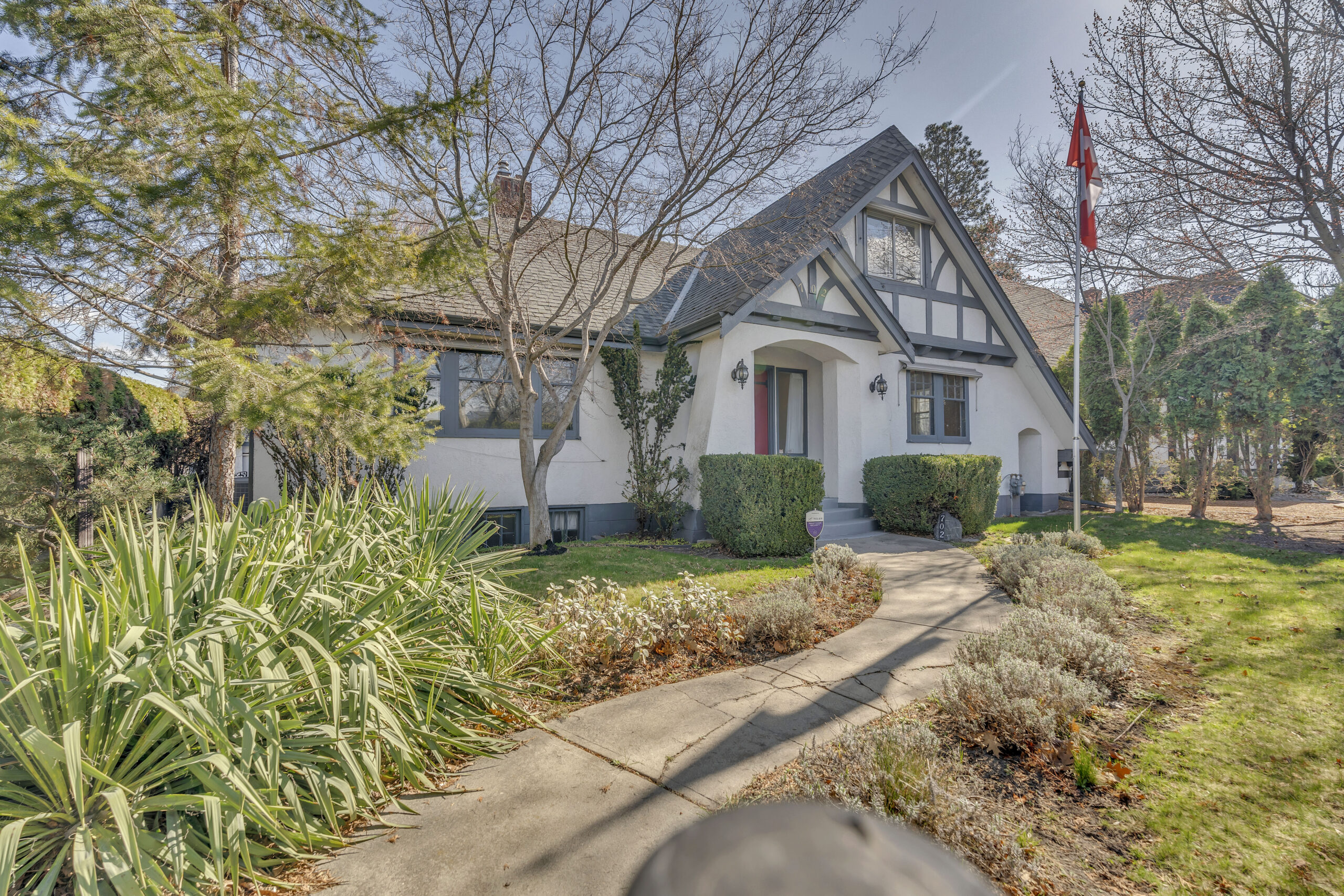 702 Winnipeg Street Penticton V2A 5N3