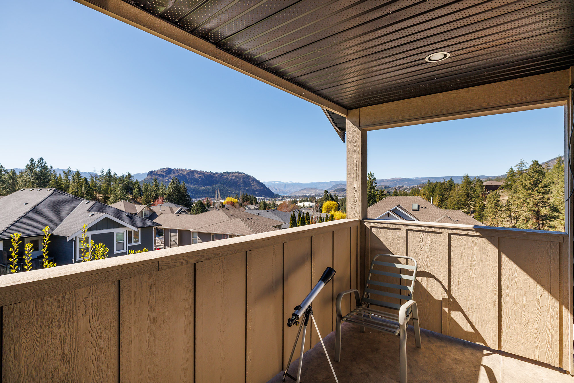 2054 Sunview Drive West Kelowna V1Z 3X6