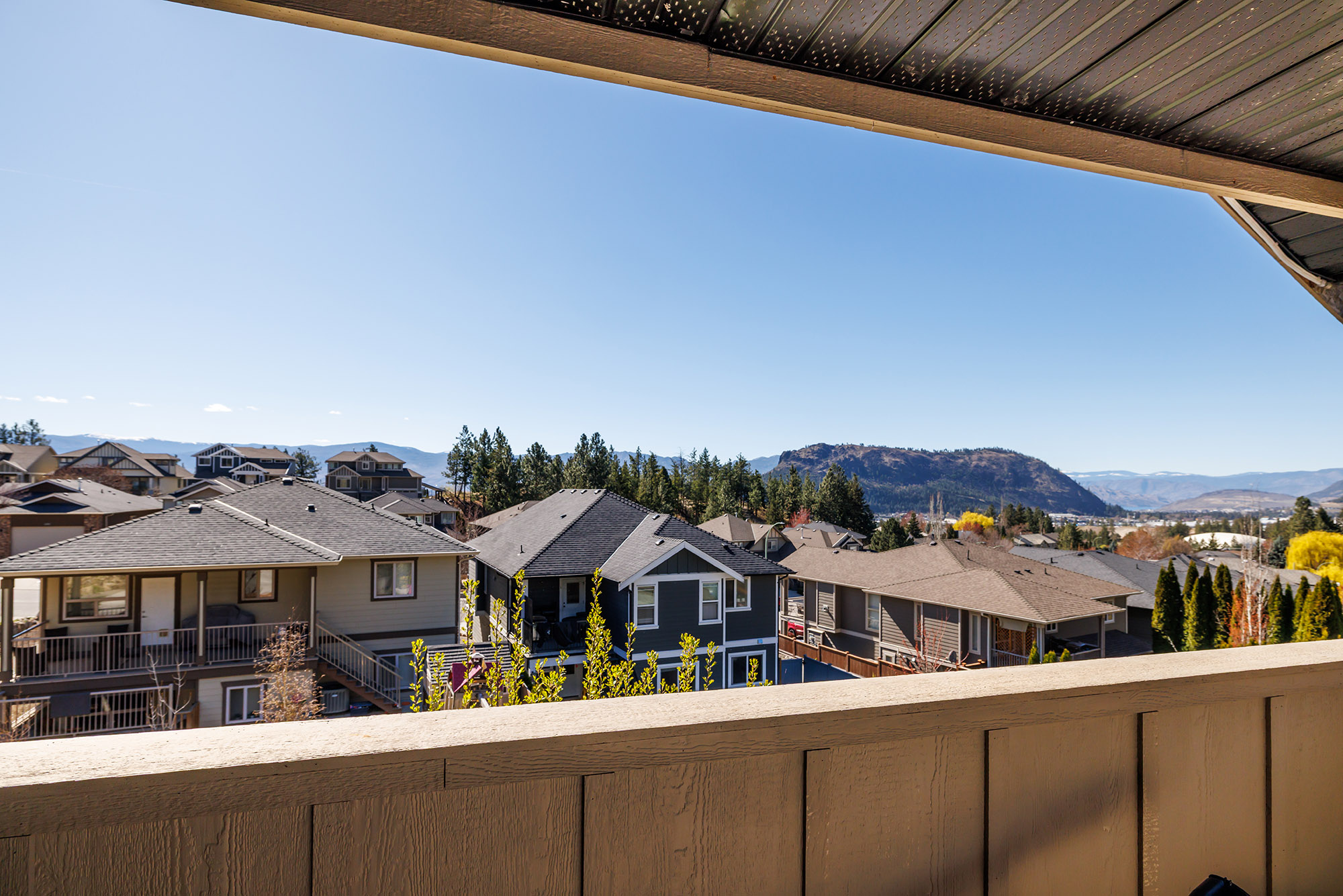 2054 Sunview Drive West Kelowna V1Z 3X6
