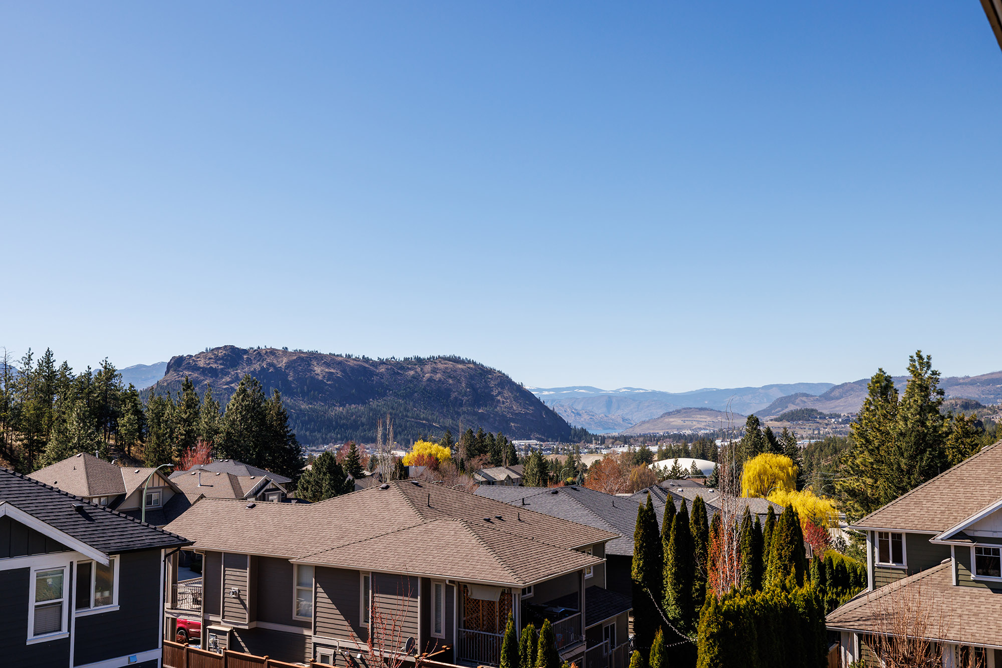 2054 Sunview Drive West Kelowna V1Z 3X6