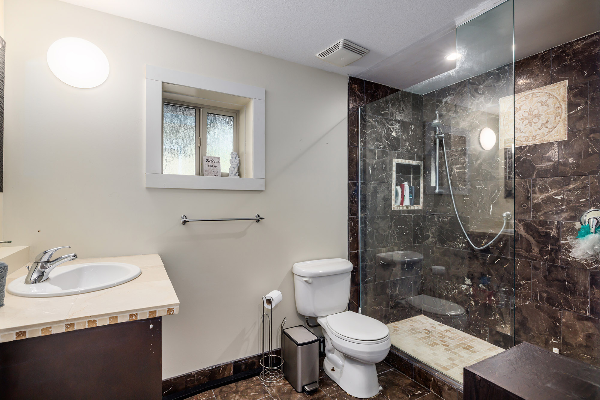 2054 Sunview Drive West Kelowna V1Z 3X6