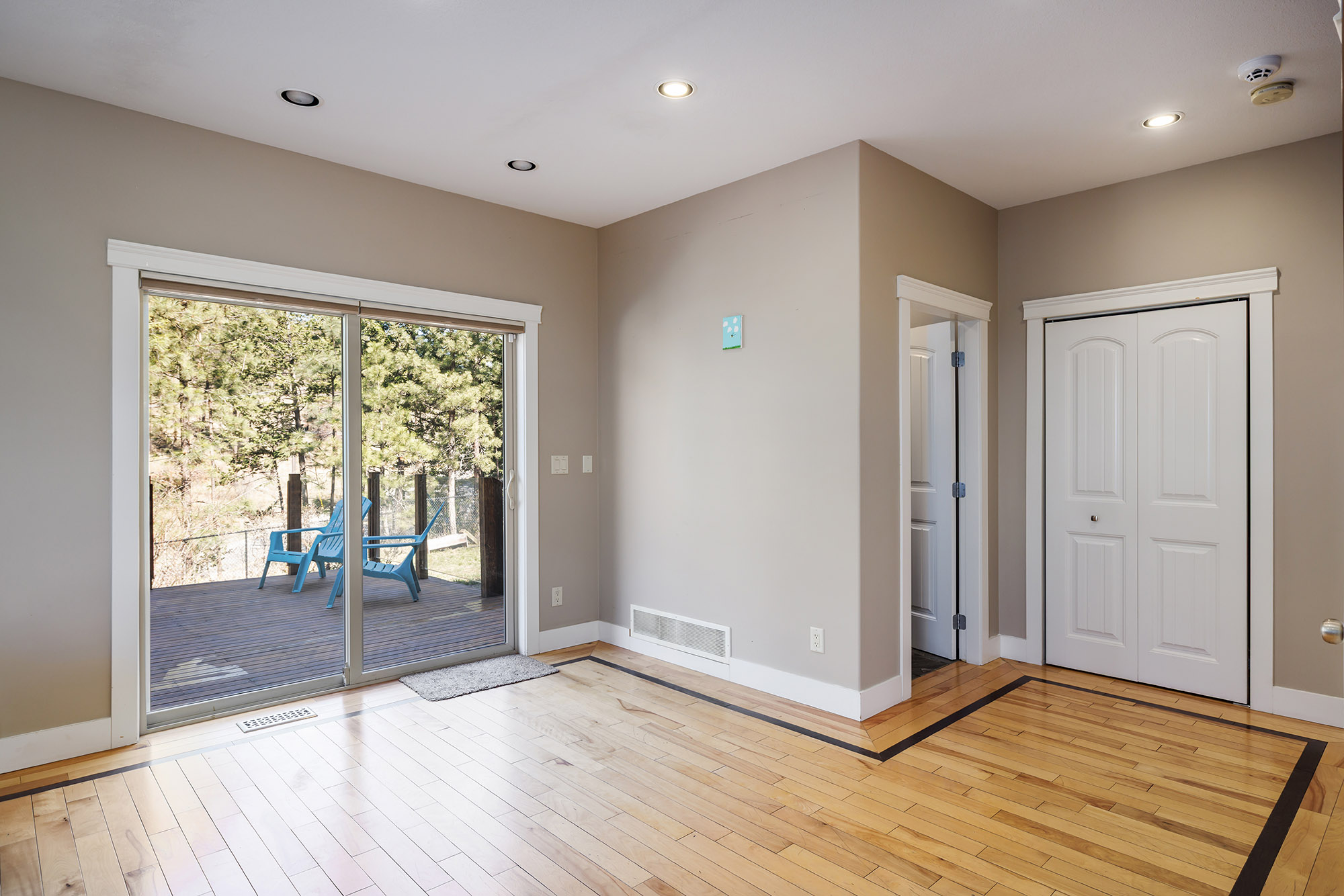 2054 Sunview Drive West Kelowna V1Z 3X6