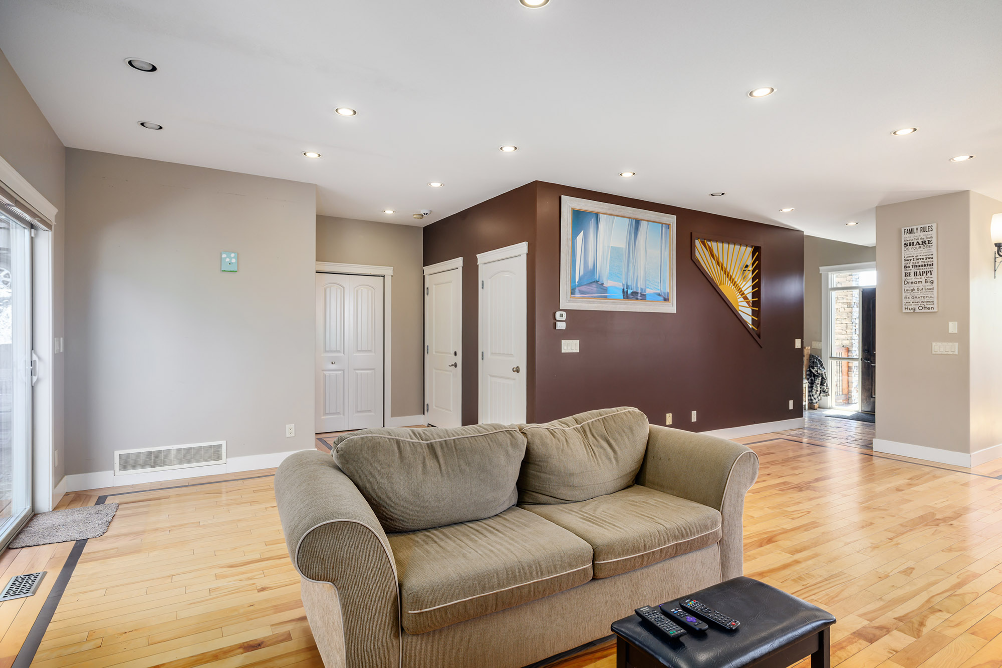 2054 Sunview Drive West Kelowna V1Z 3X6