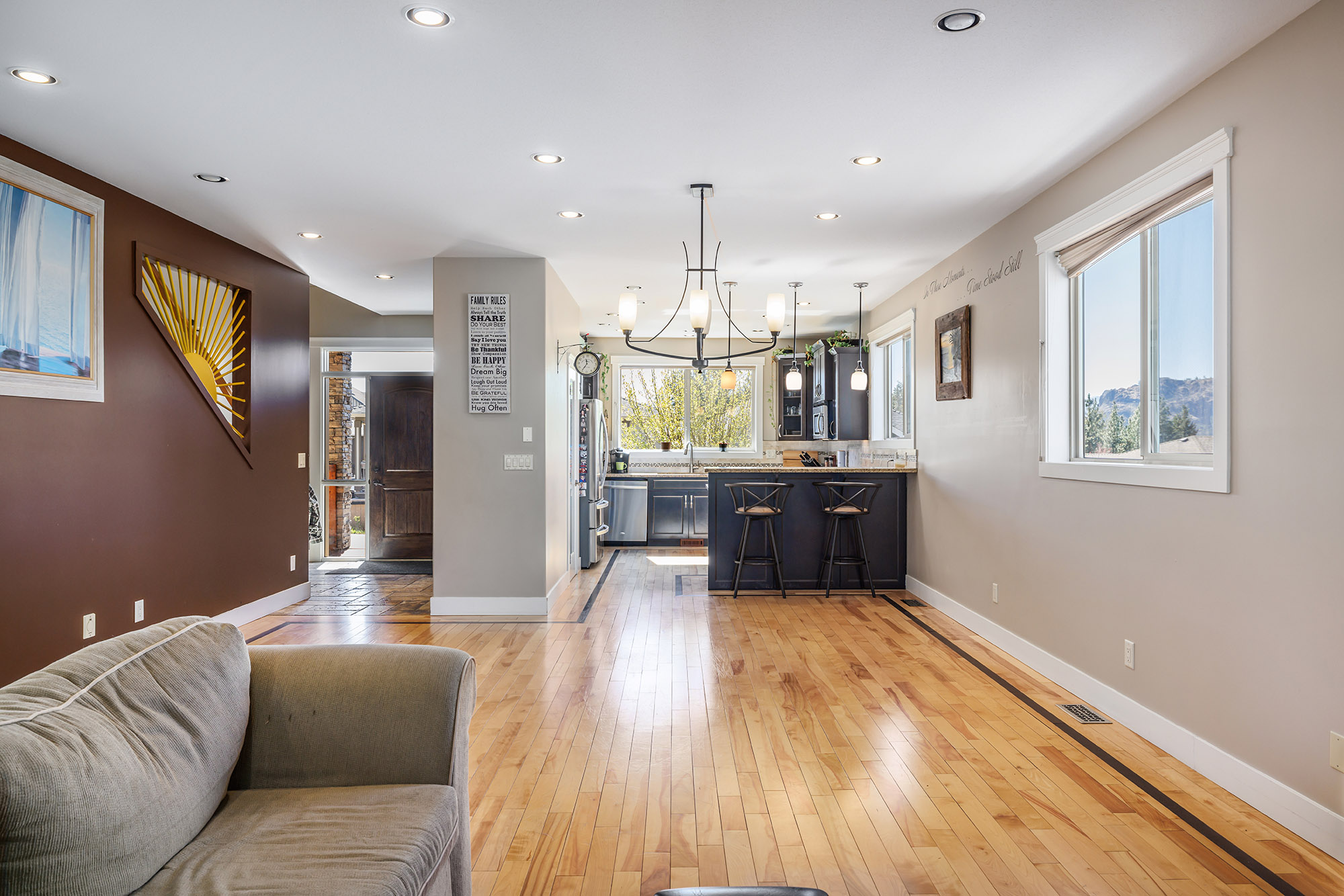 2054 Sunview Drive West Kelowna V1Z 3X6