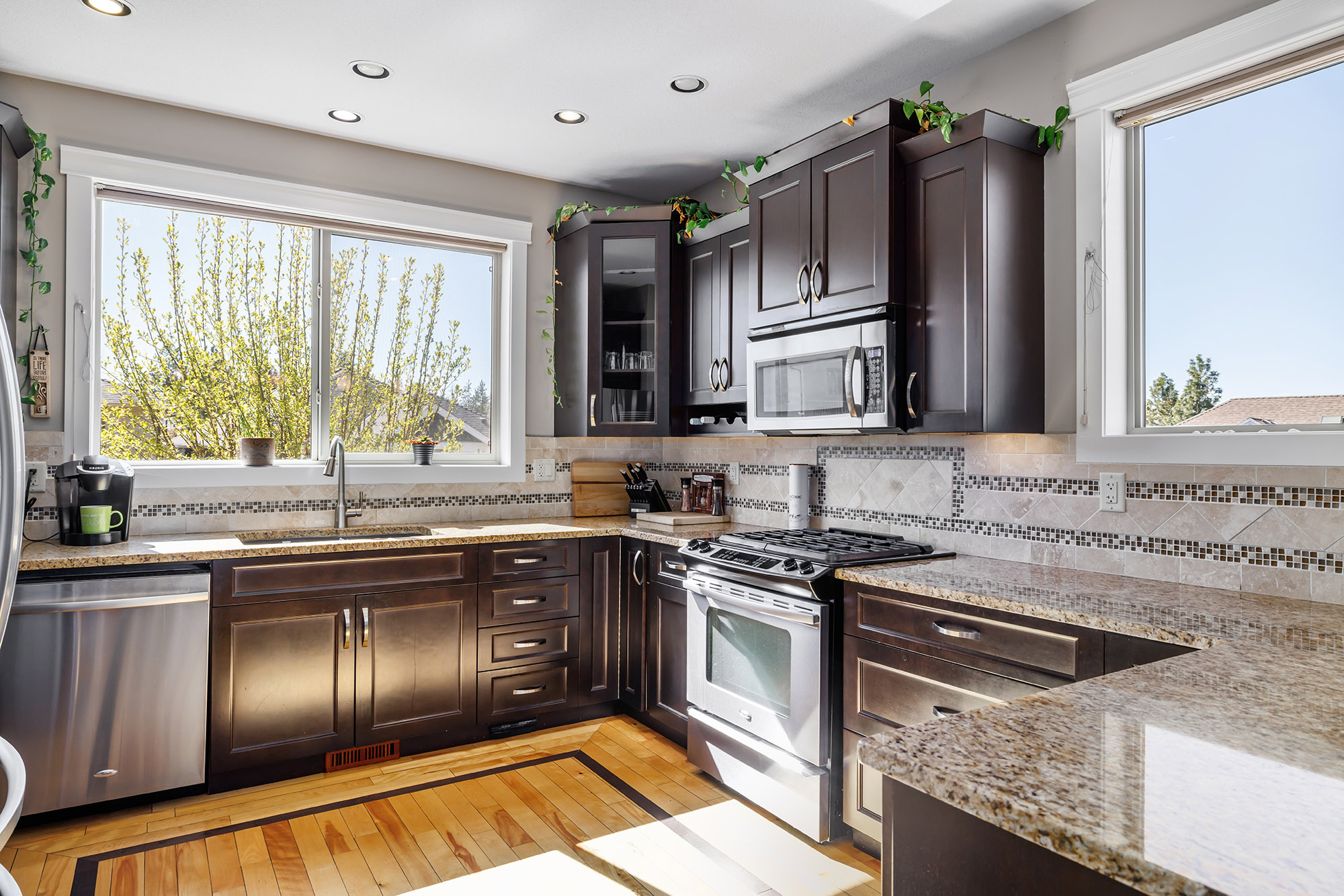 2054 Sunview Drive West Kelowna V1Z 3X6