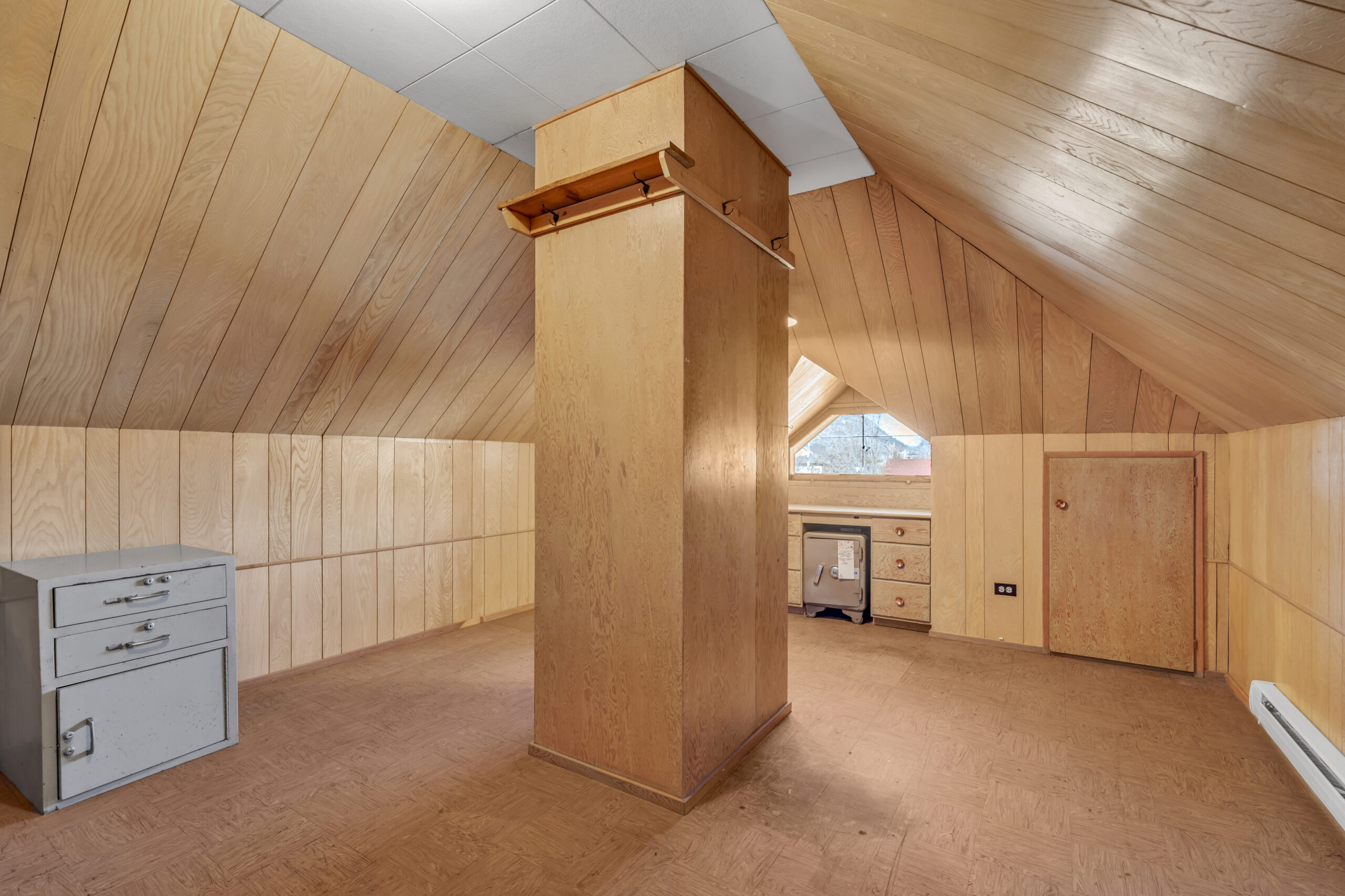 702 Winnipeg Street Penticton V2A 5N3