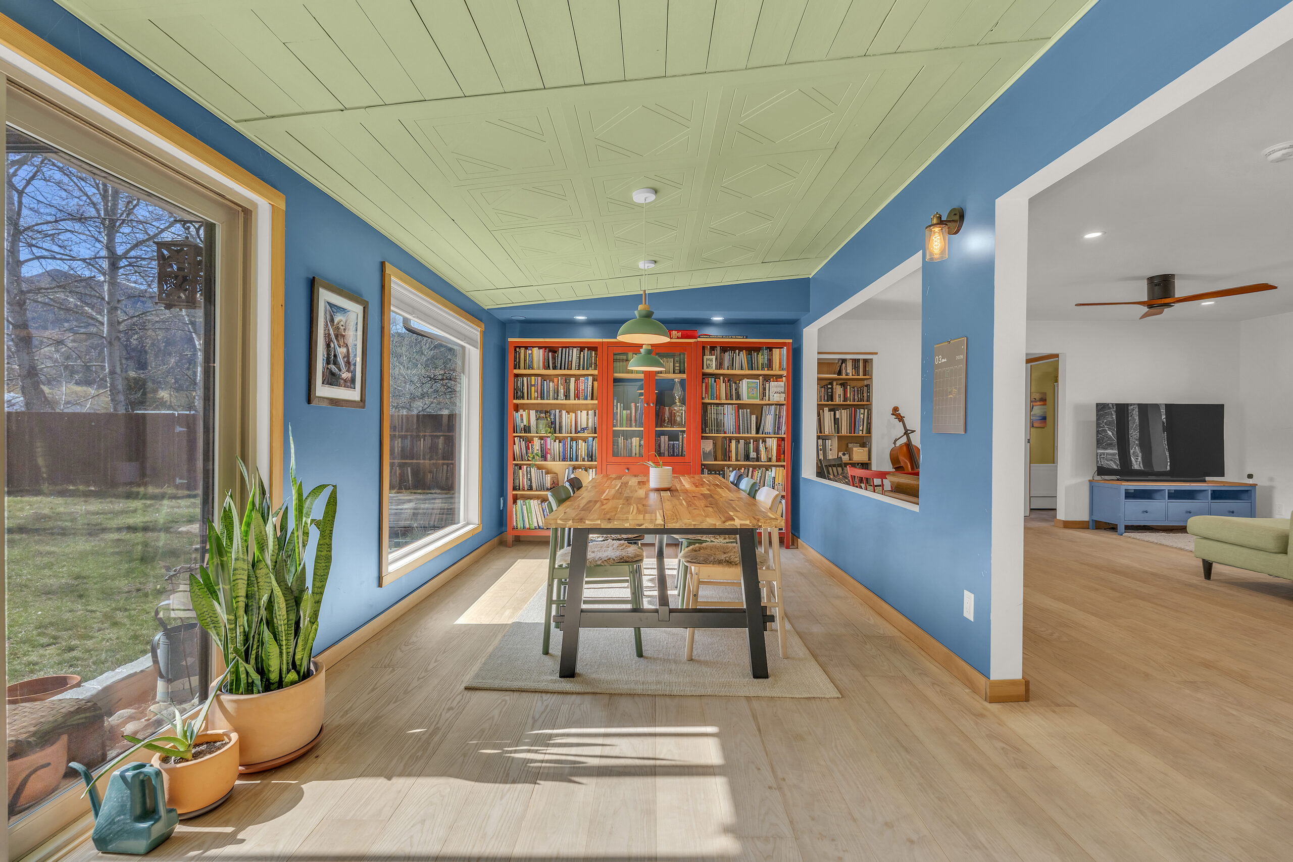 212 Carr Crescent Oliver V0H 1T5