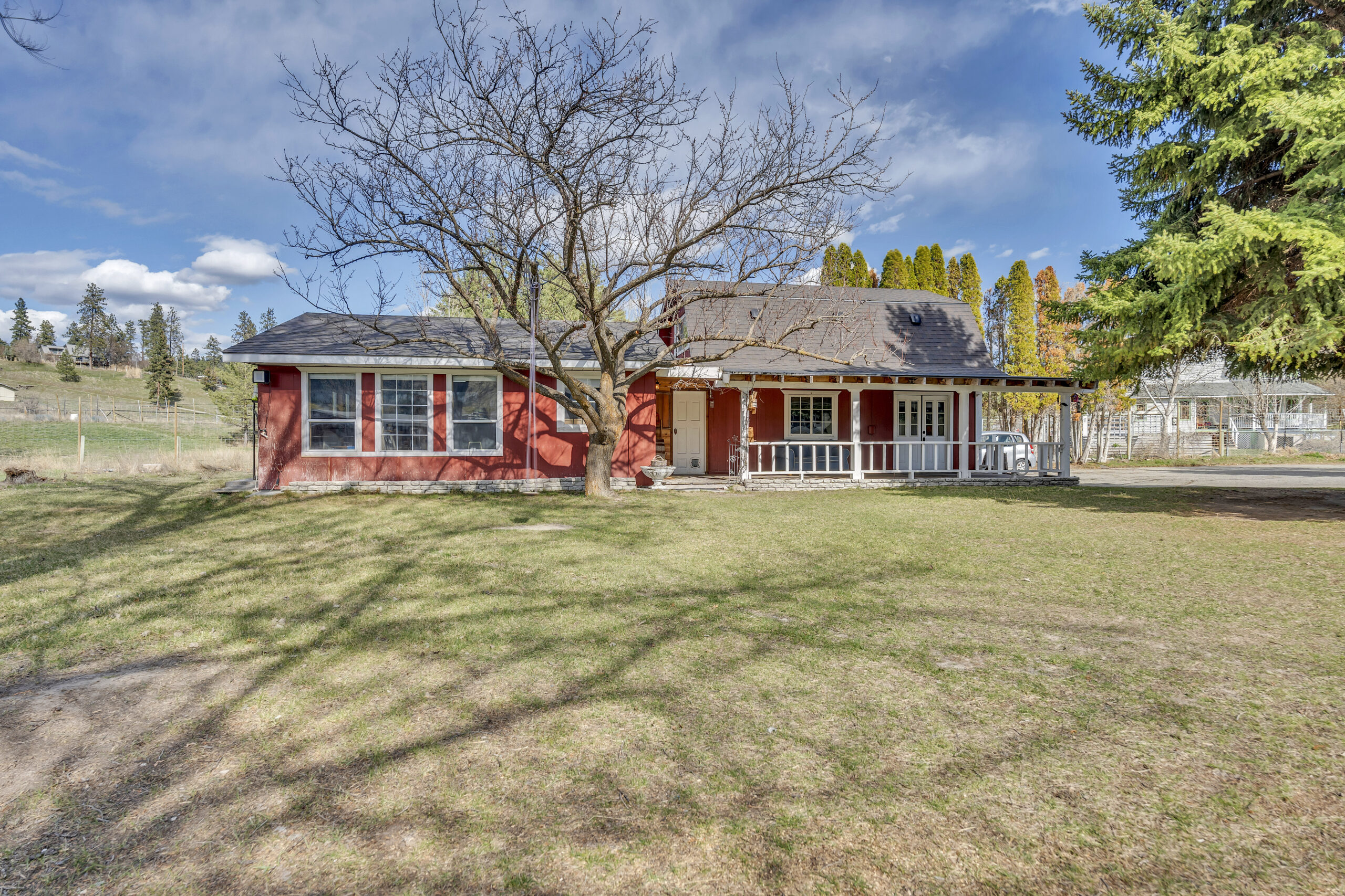 212 Carr Crescent Oliver V0H 1T5