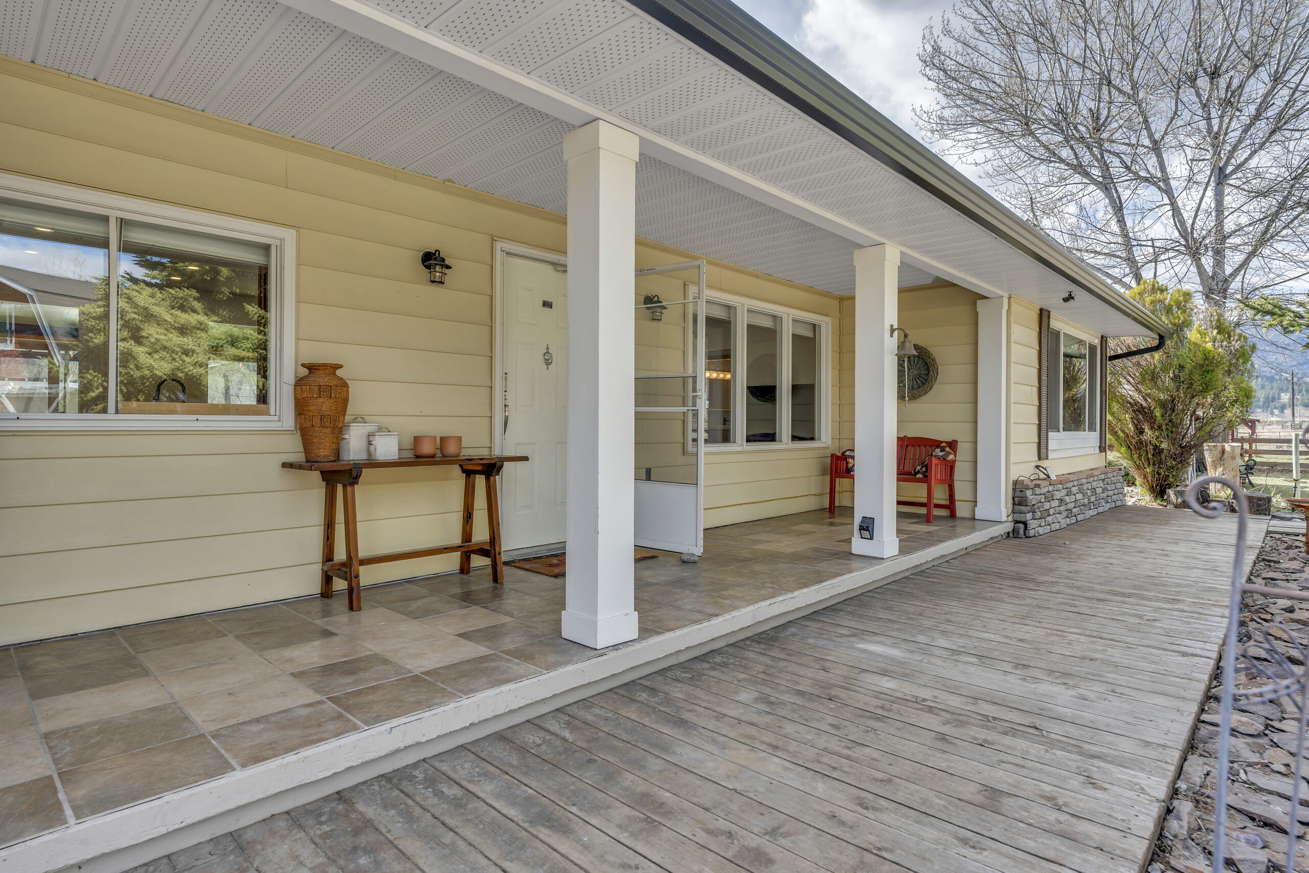 212 Carr Crescent Oliver V0H 1T5