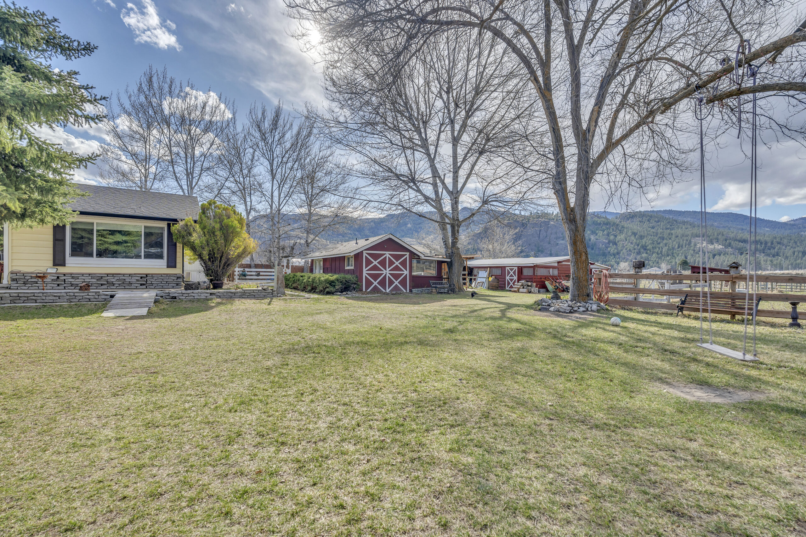 212 Carr Crescent Oliver V0H 1T5