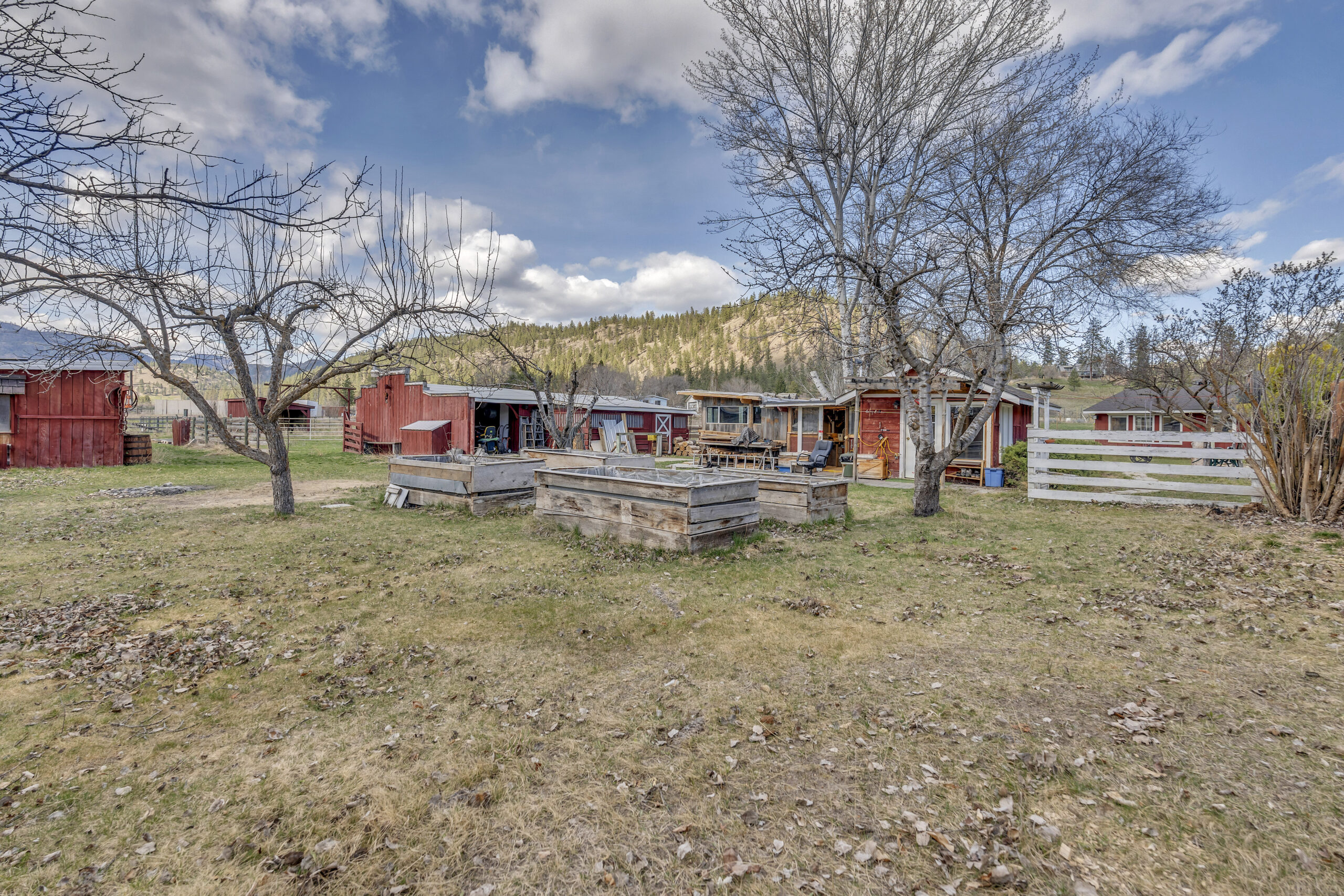 212 Carr Crescent Oliver V0H 1T5