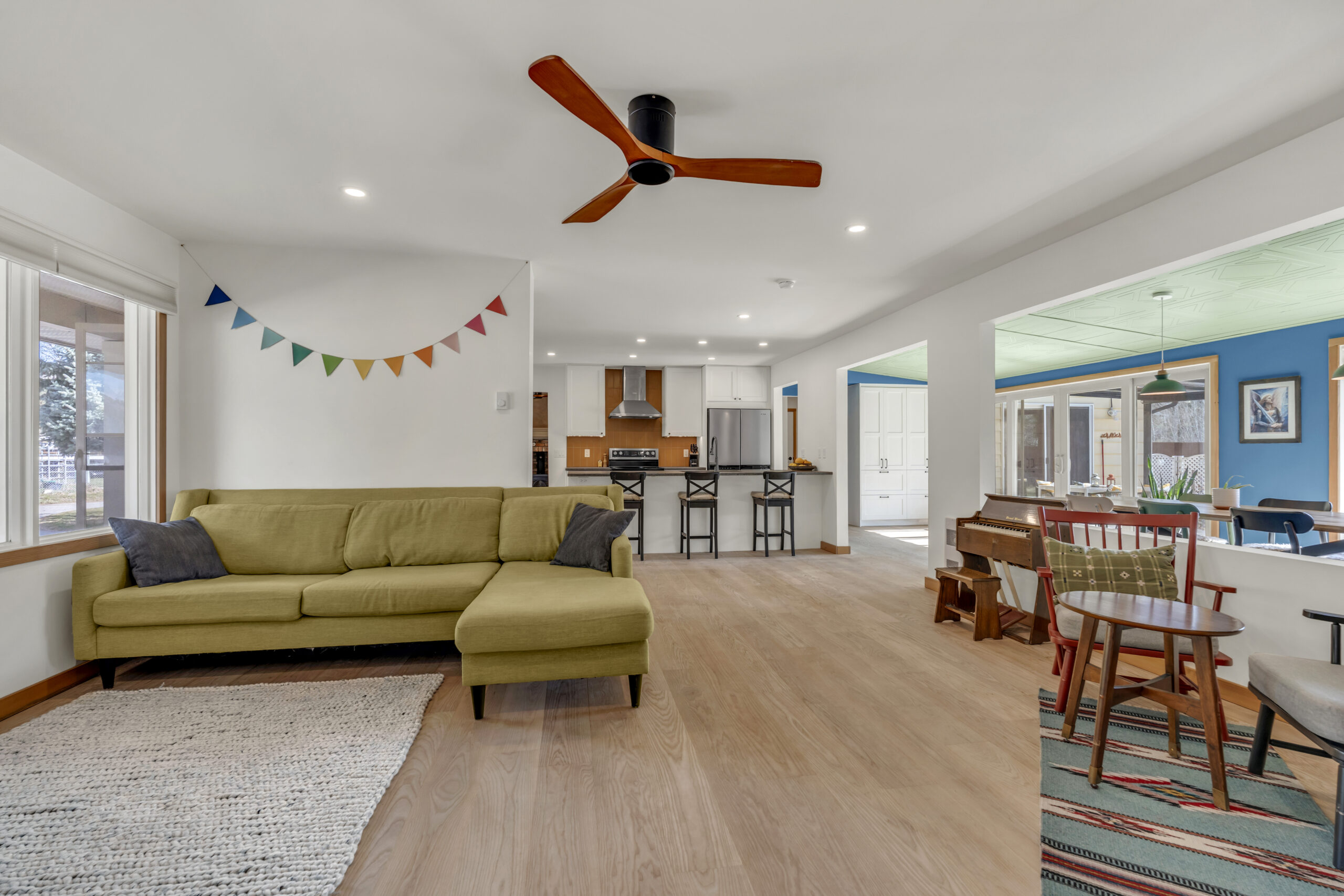 212 Carr Crescent Oliver V0H 1T5