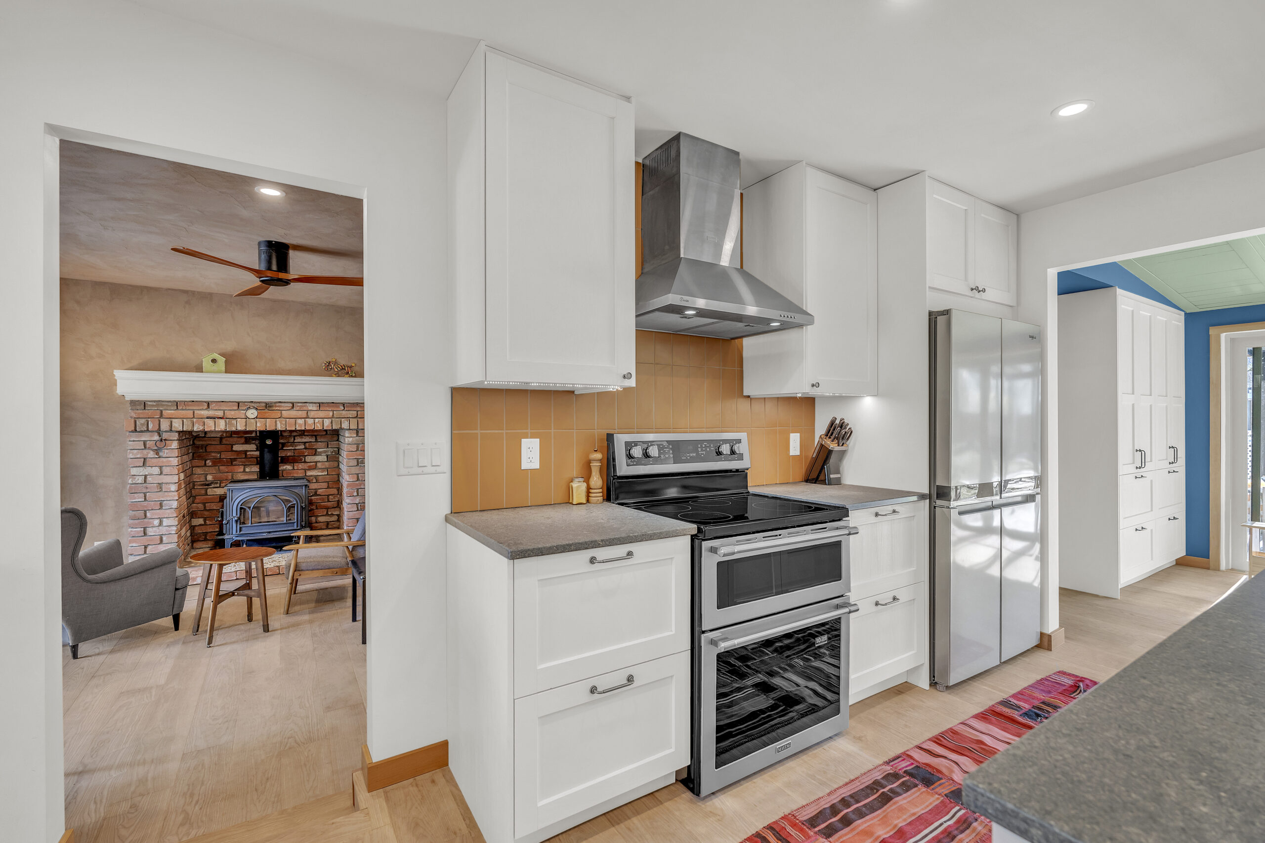 212 Carr Crescent Oliver V0H 1T5