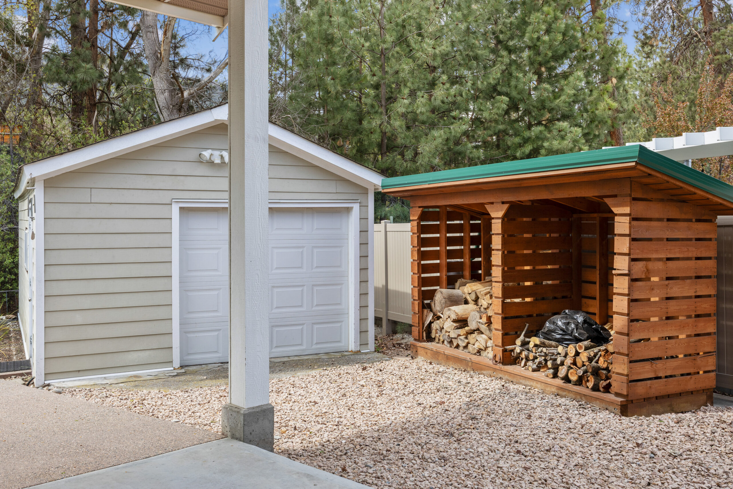 4633 Peach Crescent Okanagan Falls V0H 1R2