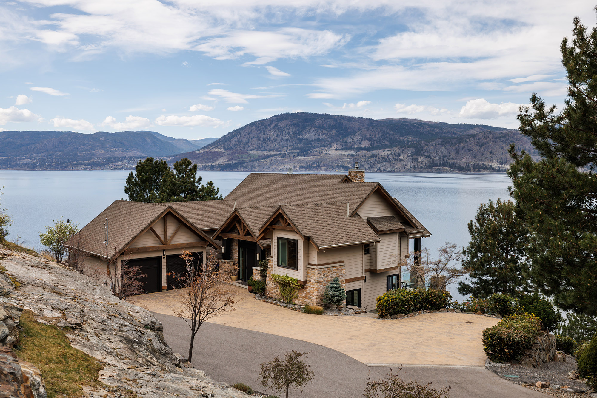 6850 Lakeshore Road Kelowna V1W 4J5