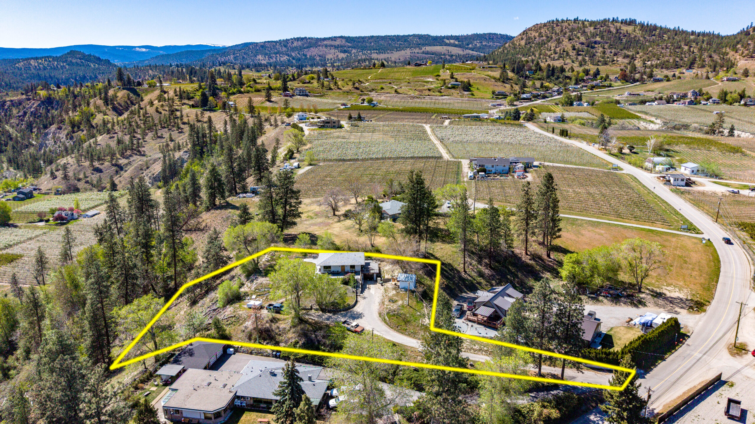 3909 Gartrell Road Summerland V0H 1Z4