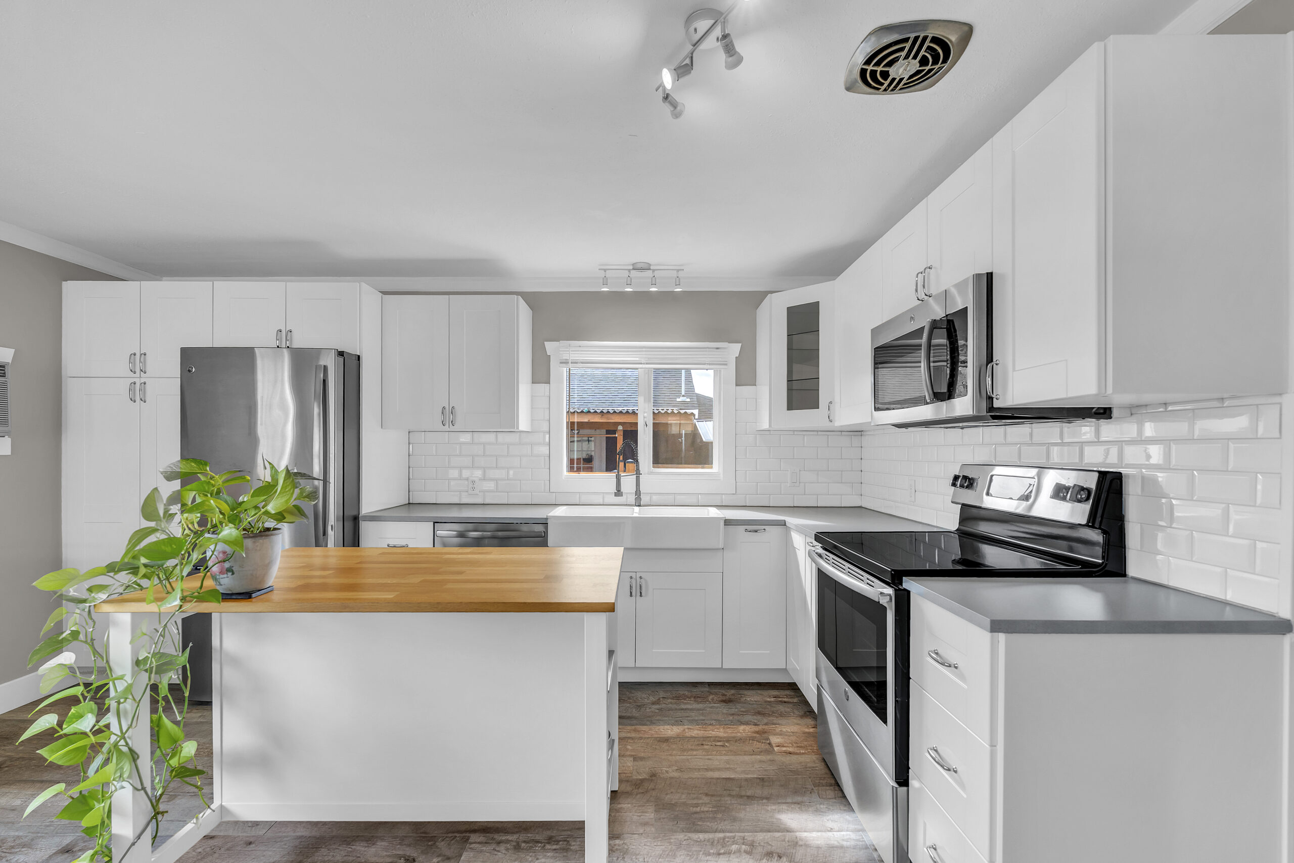 5899 Okanagan Street Oliver V0H 1T0