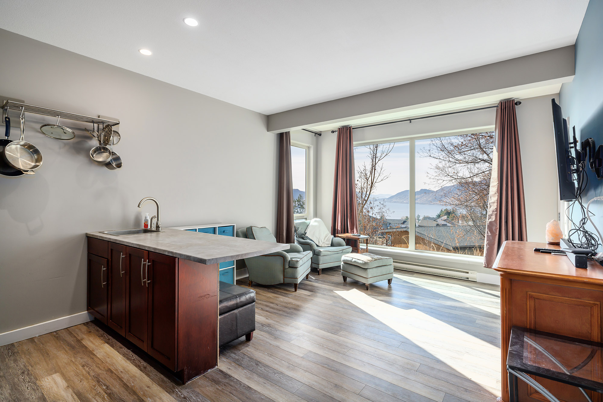 5987 Meldrum Place Peachland V0H 1X4