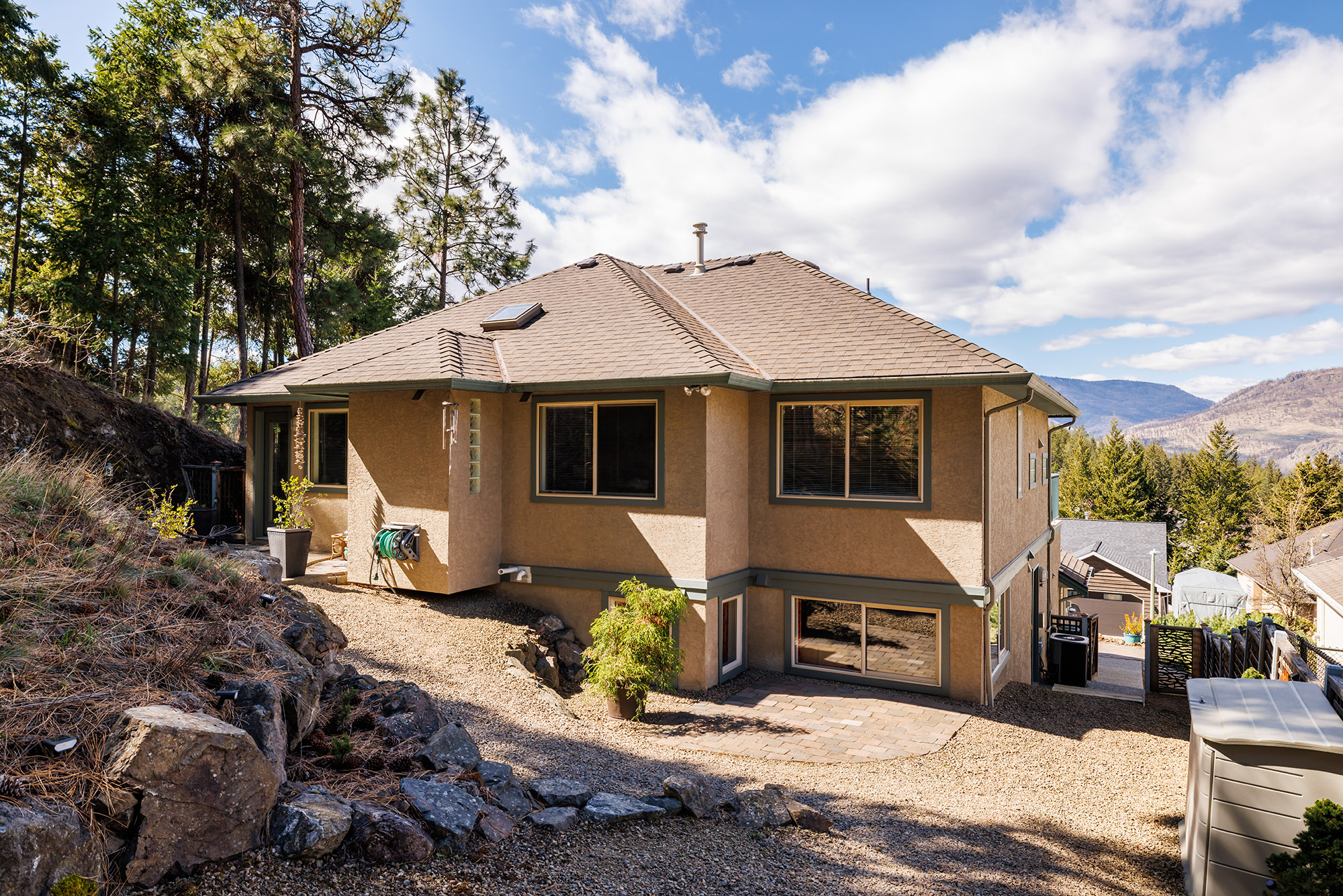 347 Woodwind Court Kelowna V1V 2L3