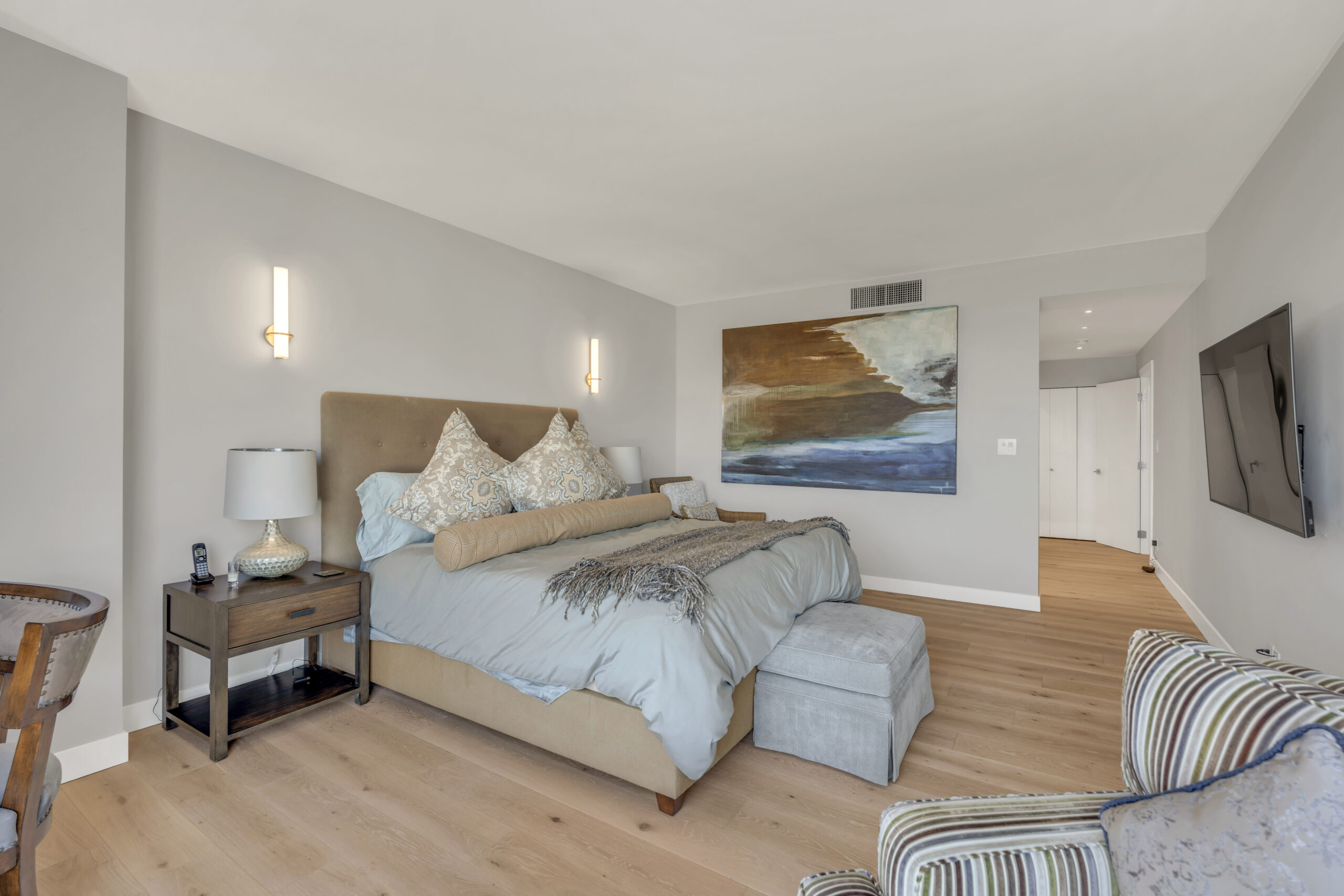 86 Lakeshore Drive 701 Penticton V2A 1B5