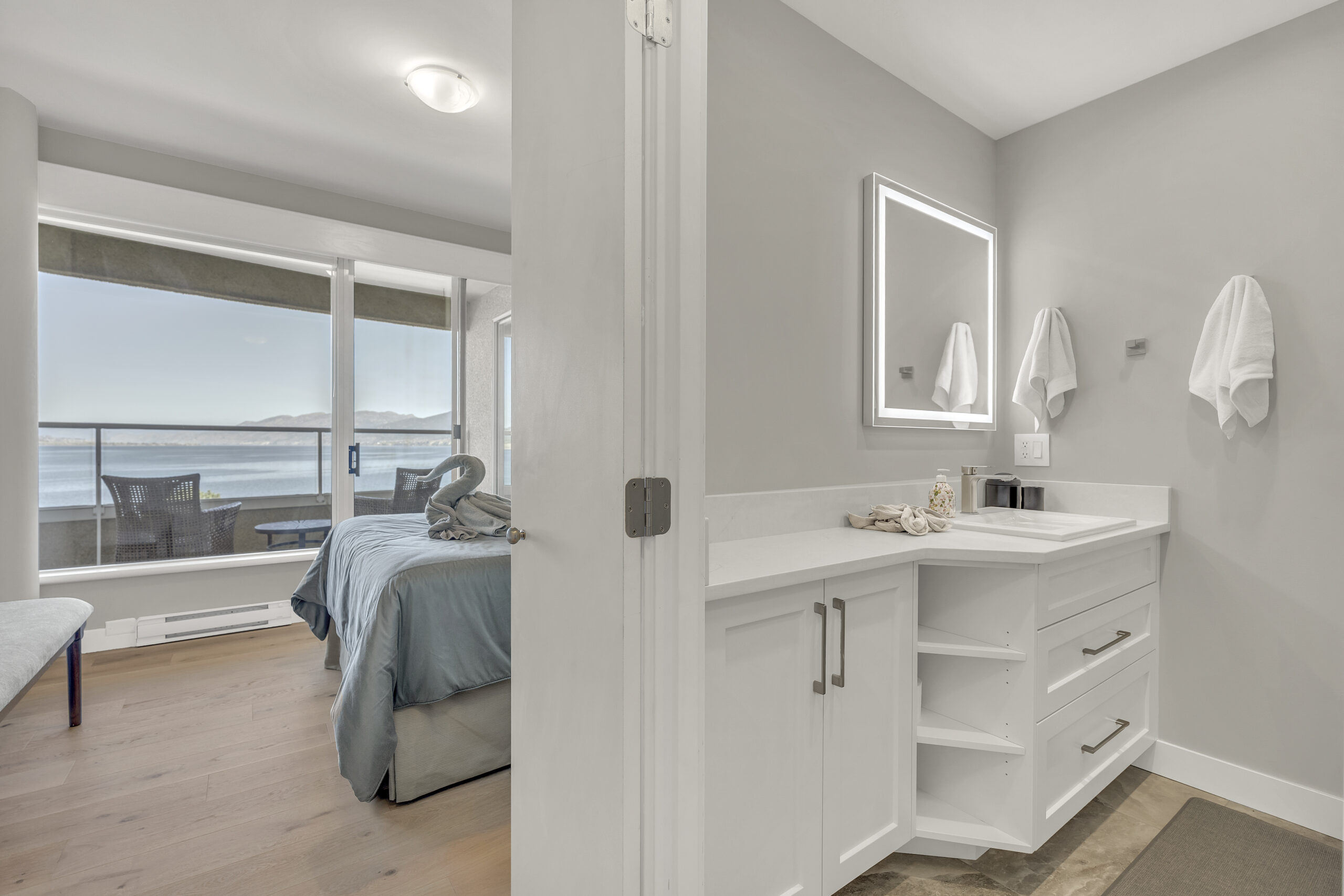 86 Lakeshore Drive 701 Penticton V2A 1B5