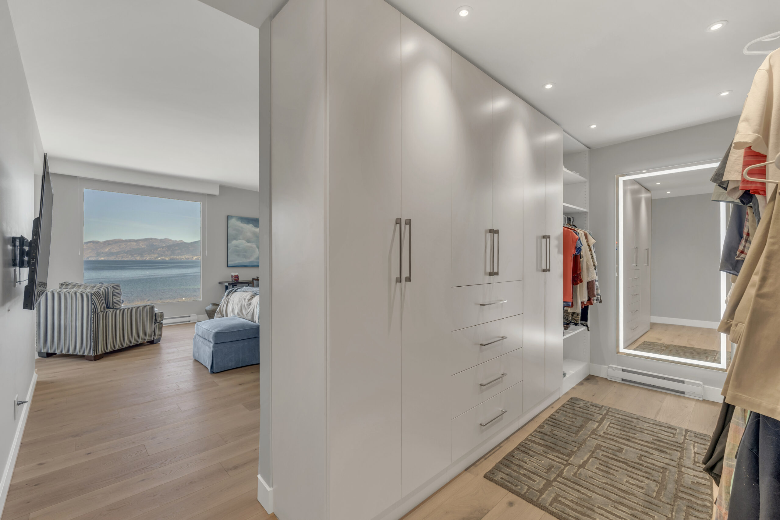 86 Lakeshore Drive 701 Penticton V2A 1B5