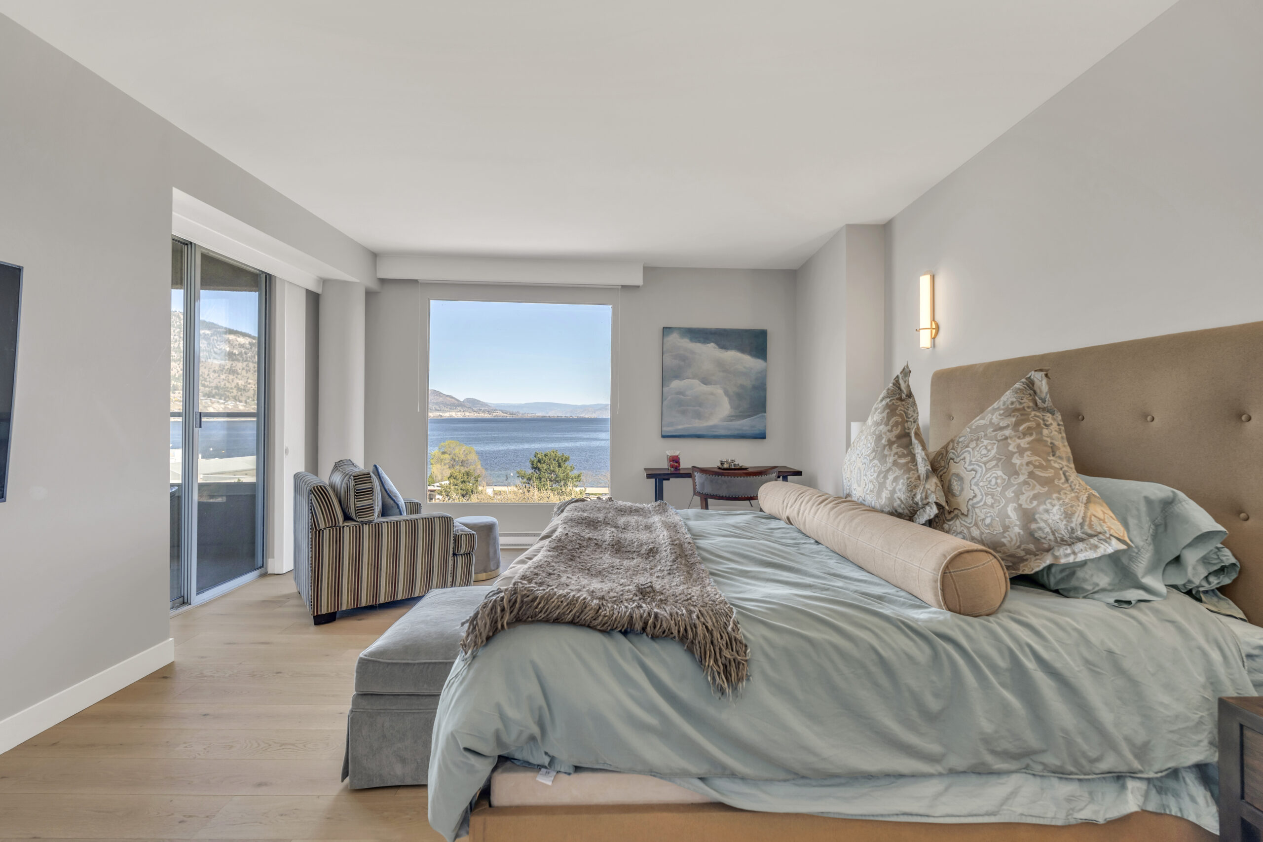 86 Lakeshore Drive 701 Penticton V2A 1B5