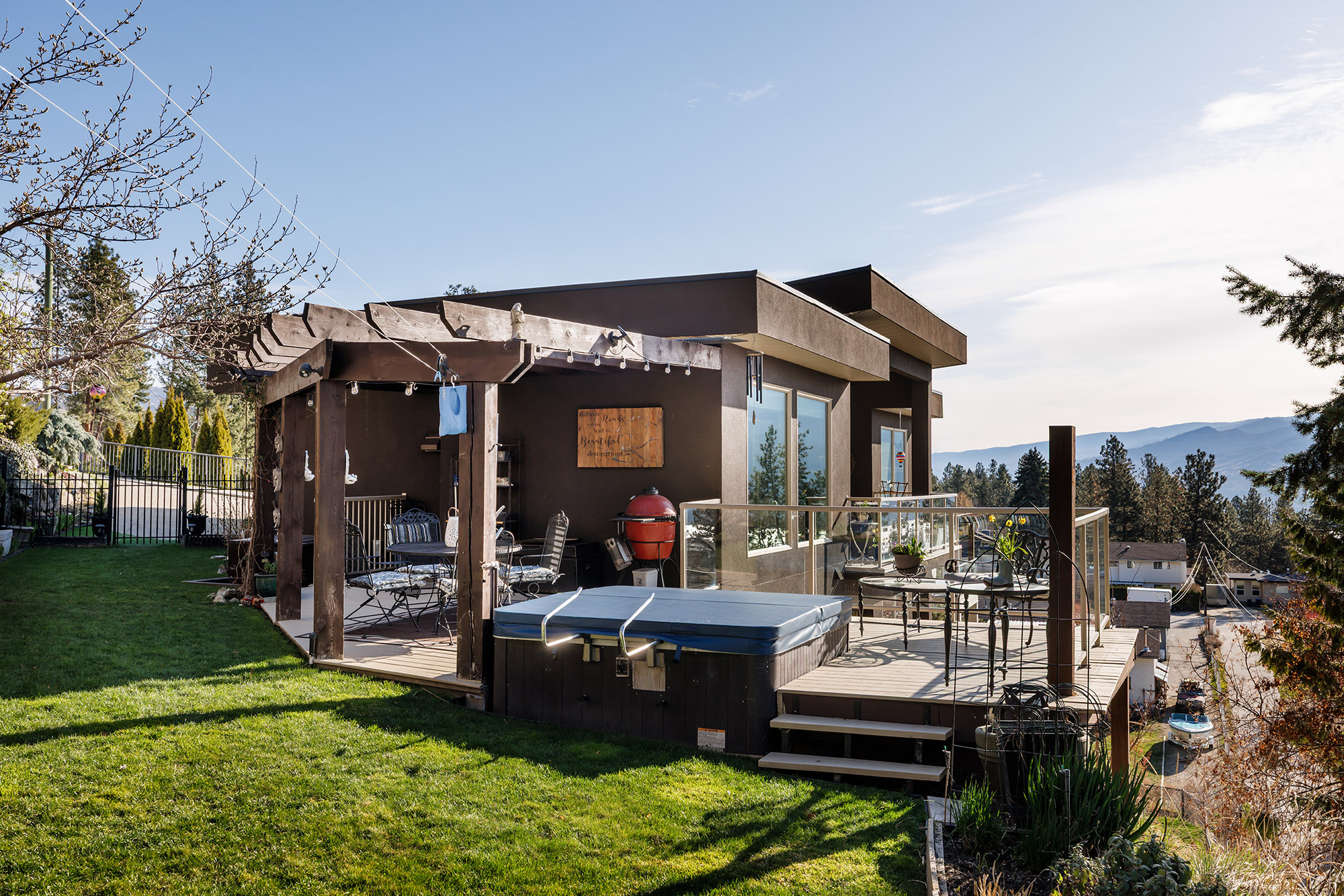 5987 Meldrum Place Peachland V0H 1X4