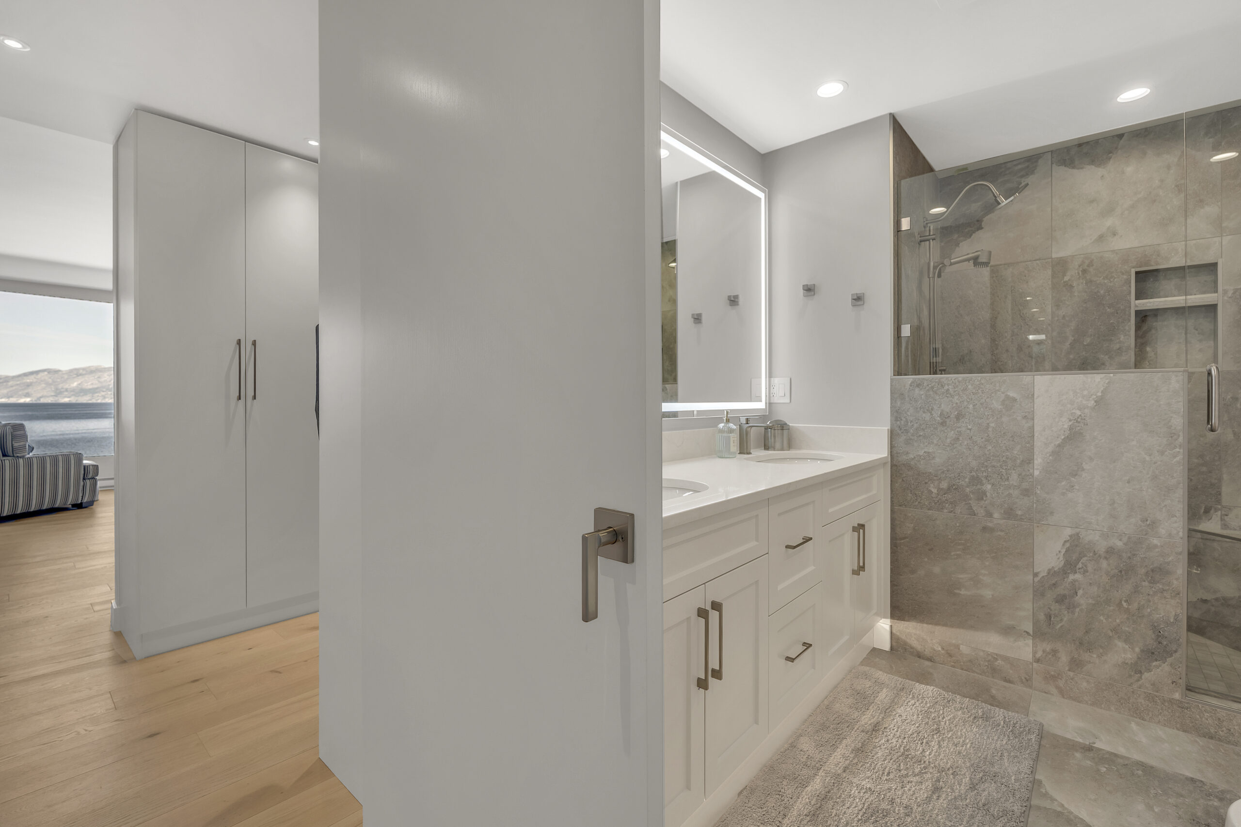 86 Lakeshore Drive 701 Penticton V2A 1B5