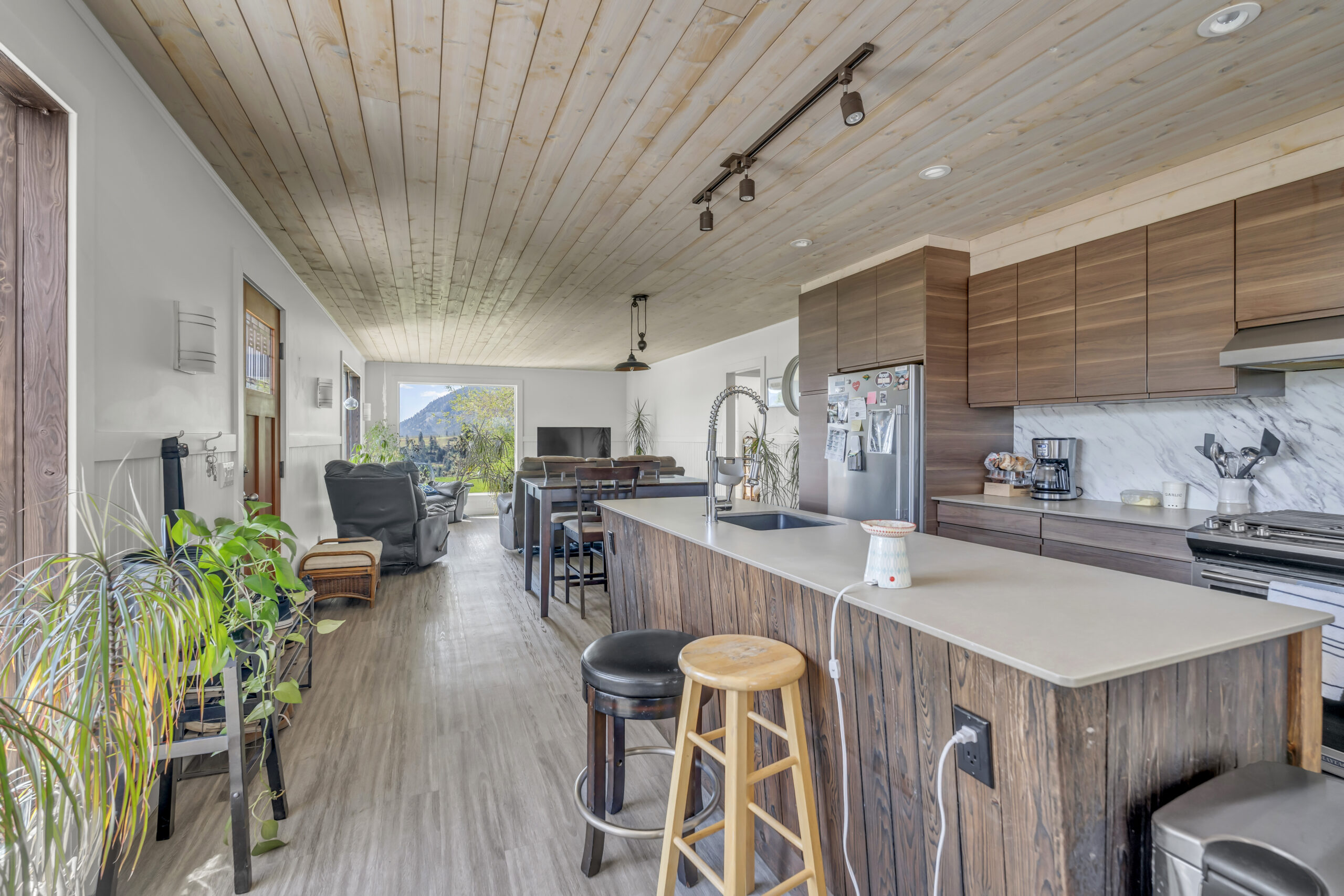 3909 Gartrell Road Summerland V0H 1Z4