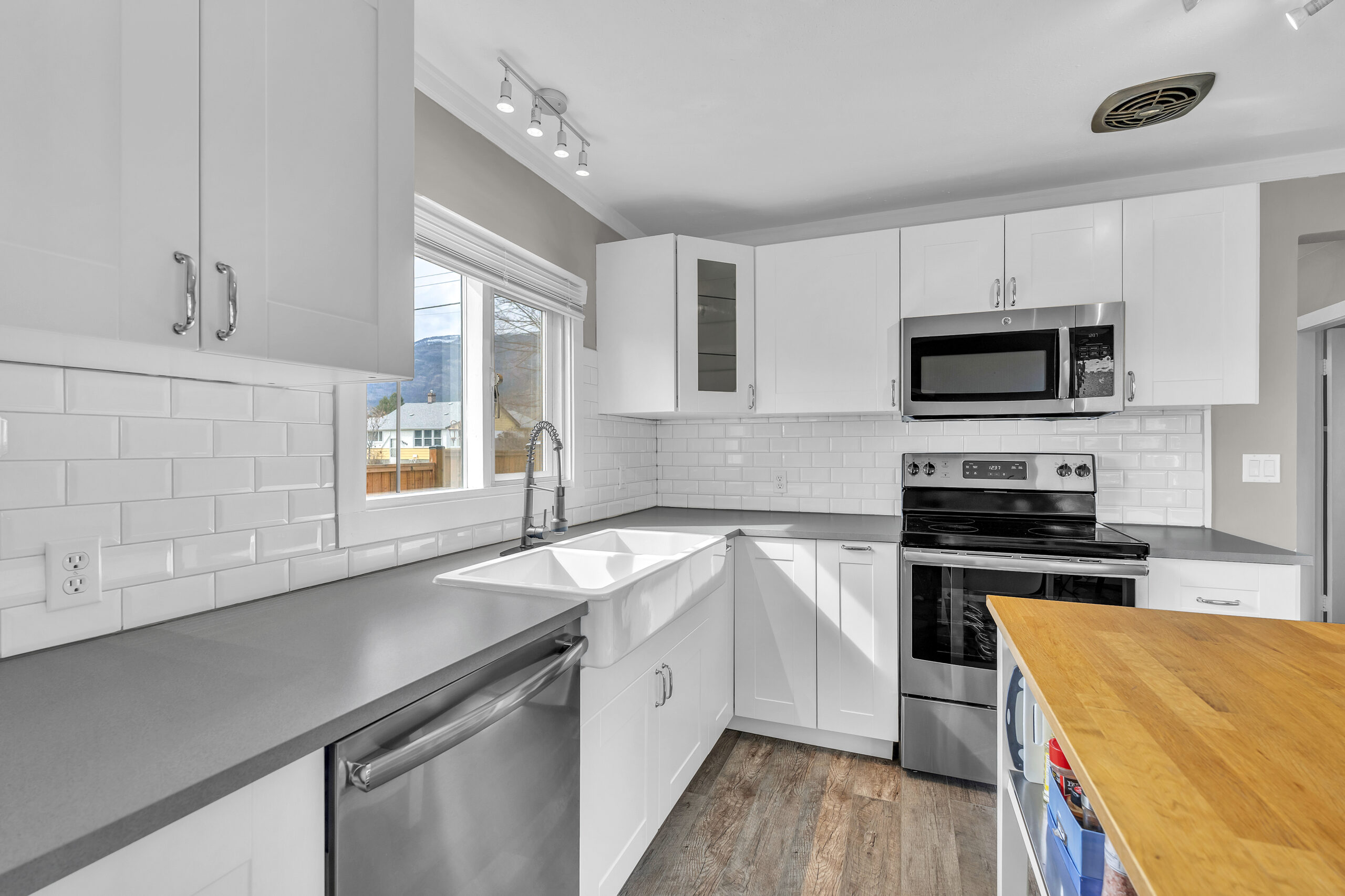 5899 Okanagan Street Oliver V0H 1T0