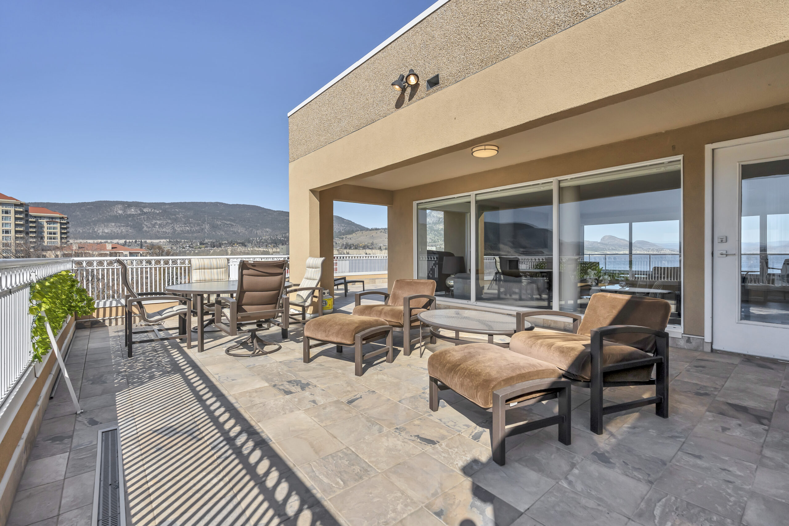 86 Lakeshore Drive 701 Penticton V2A 1B5