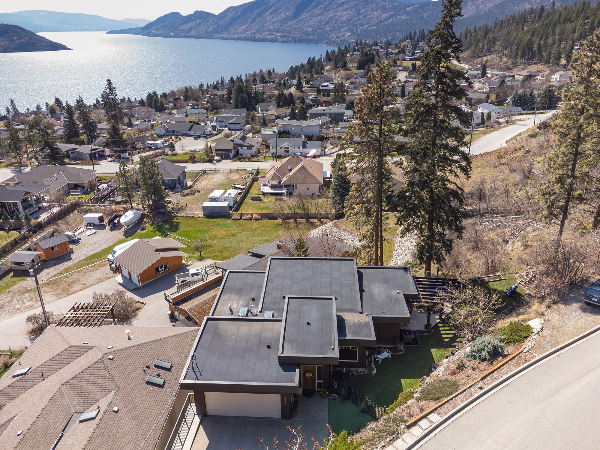 5987 Meldrum Place Peachland V0H 1X4